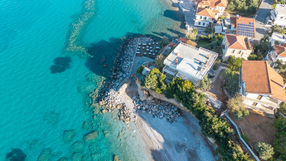 Villa am Klippenhang, 291 m², mit unverbautem Blick auf den Messenischen Golf