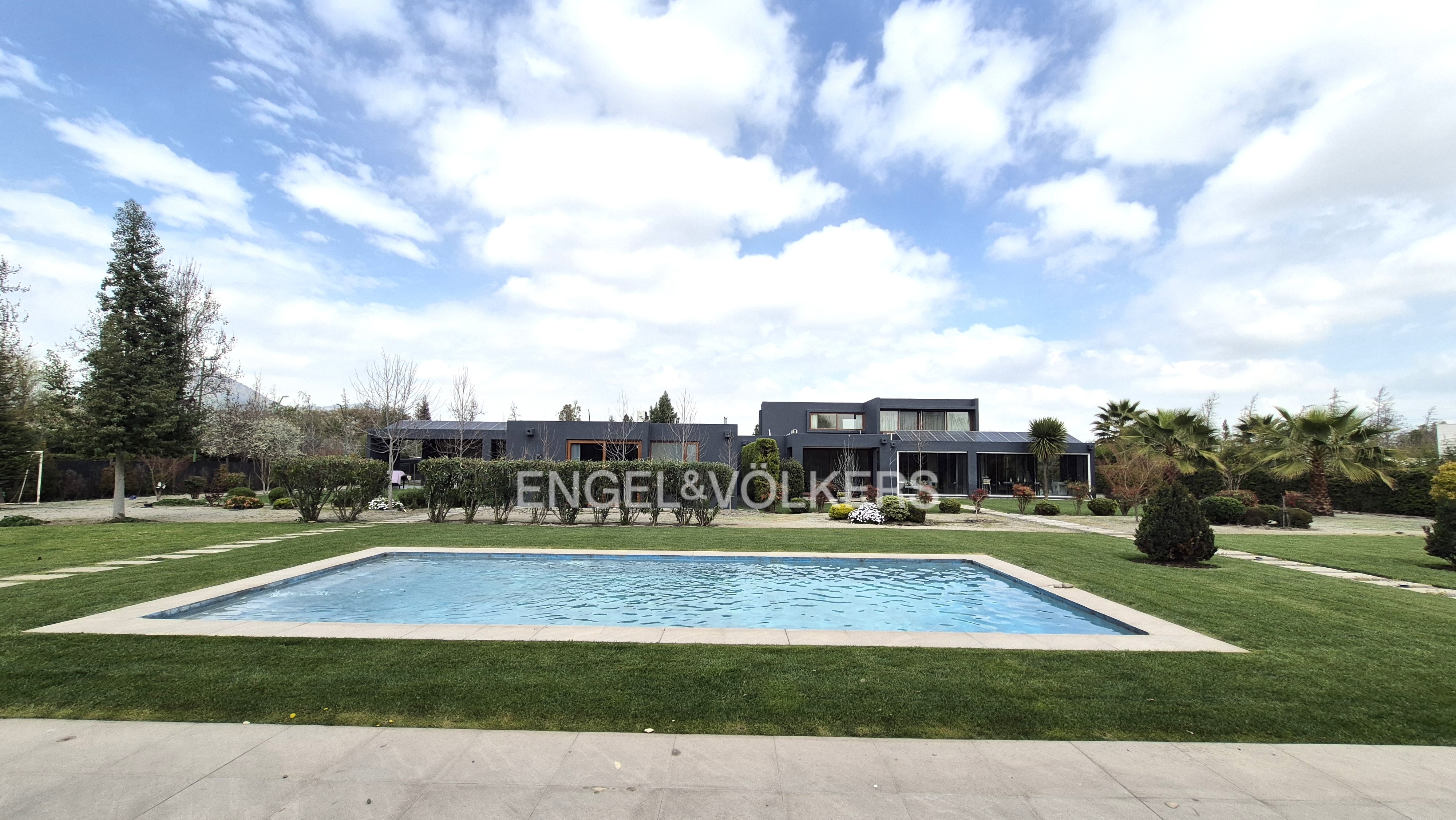 Gran propiedad de 500 m² | Dos casas modernas con posibilidad de integración