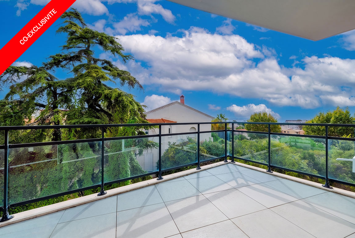 Charming top-floor apartment with terrace