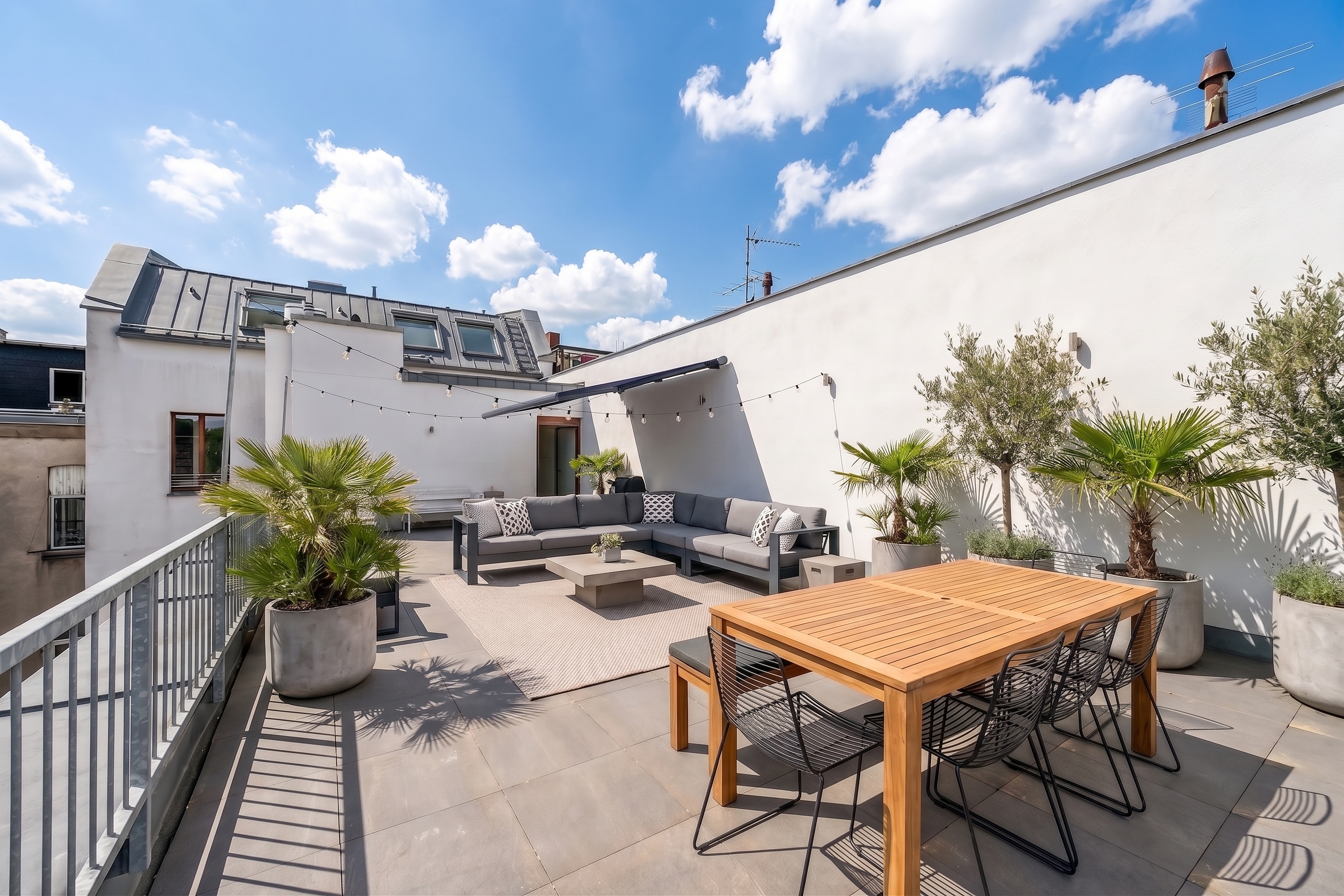 Spacious maisonette apartment with roof terrace in the Rathenau Quarter [AI-modified]