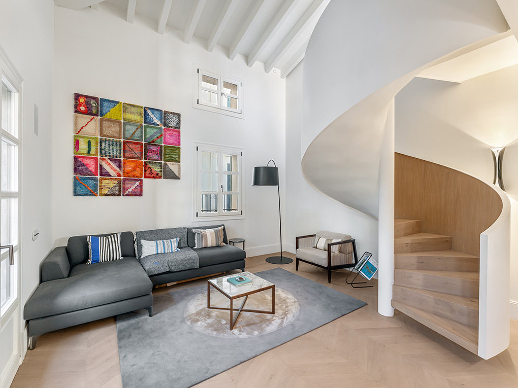 Elegant apartment with sun terrace & garage