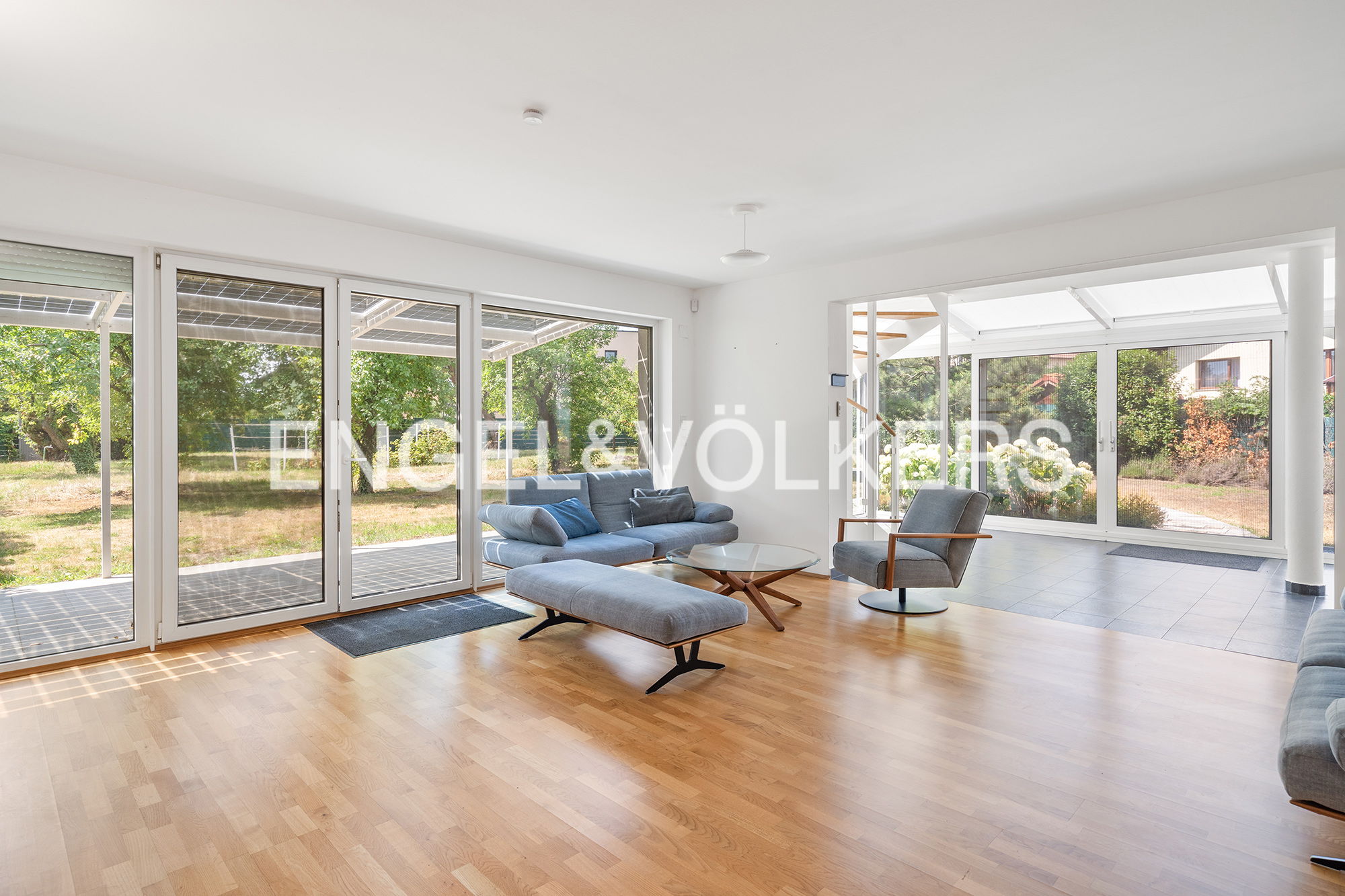 Modern 3-room garden apartment with its own photovoltaic system