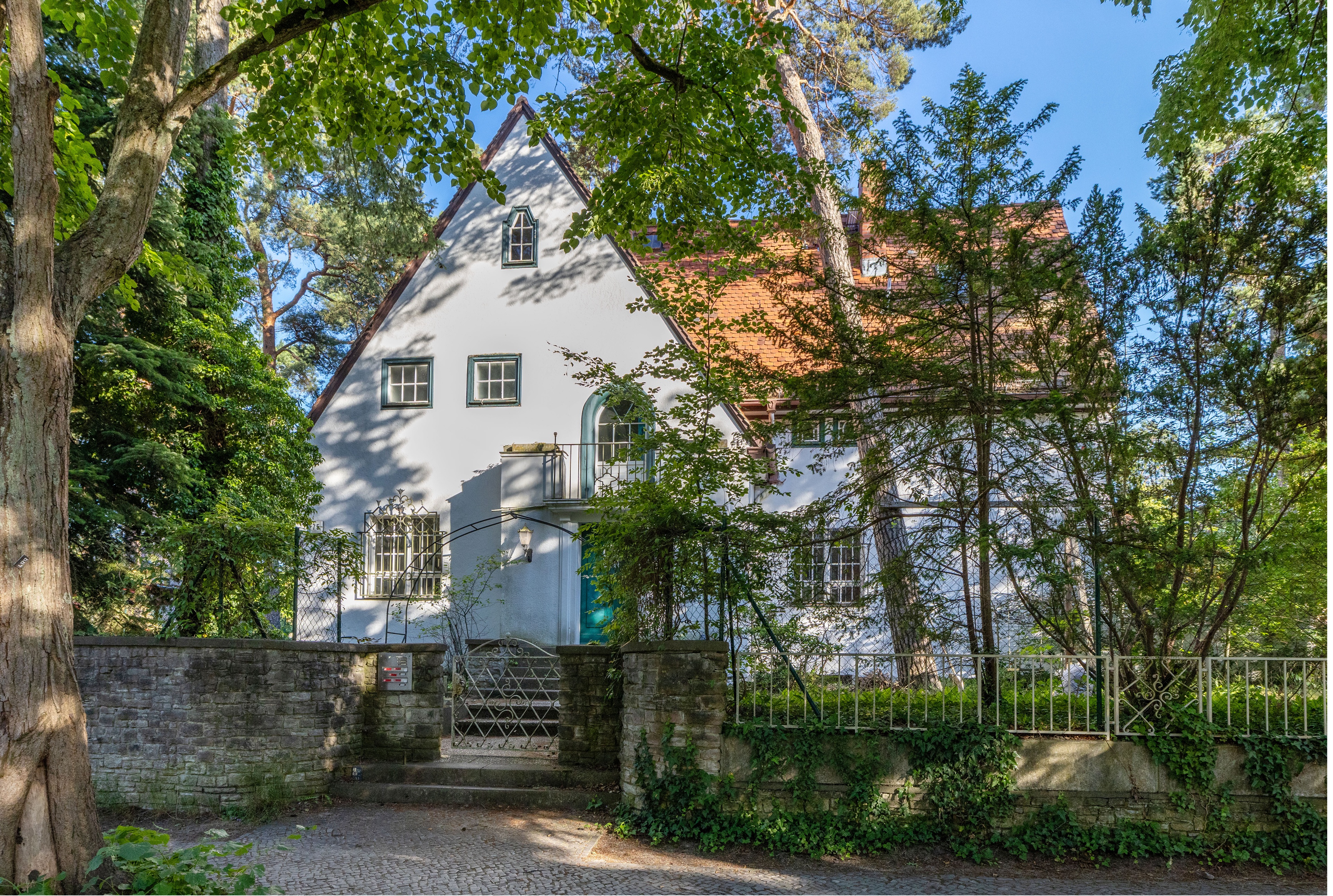 Seltene Architektur-Perle der Zwanzigerjahre - Familientraum in Zehlendorf-Nikolassee