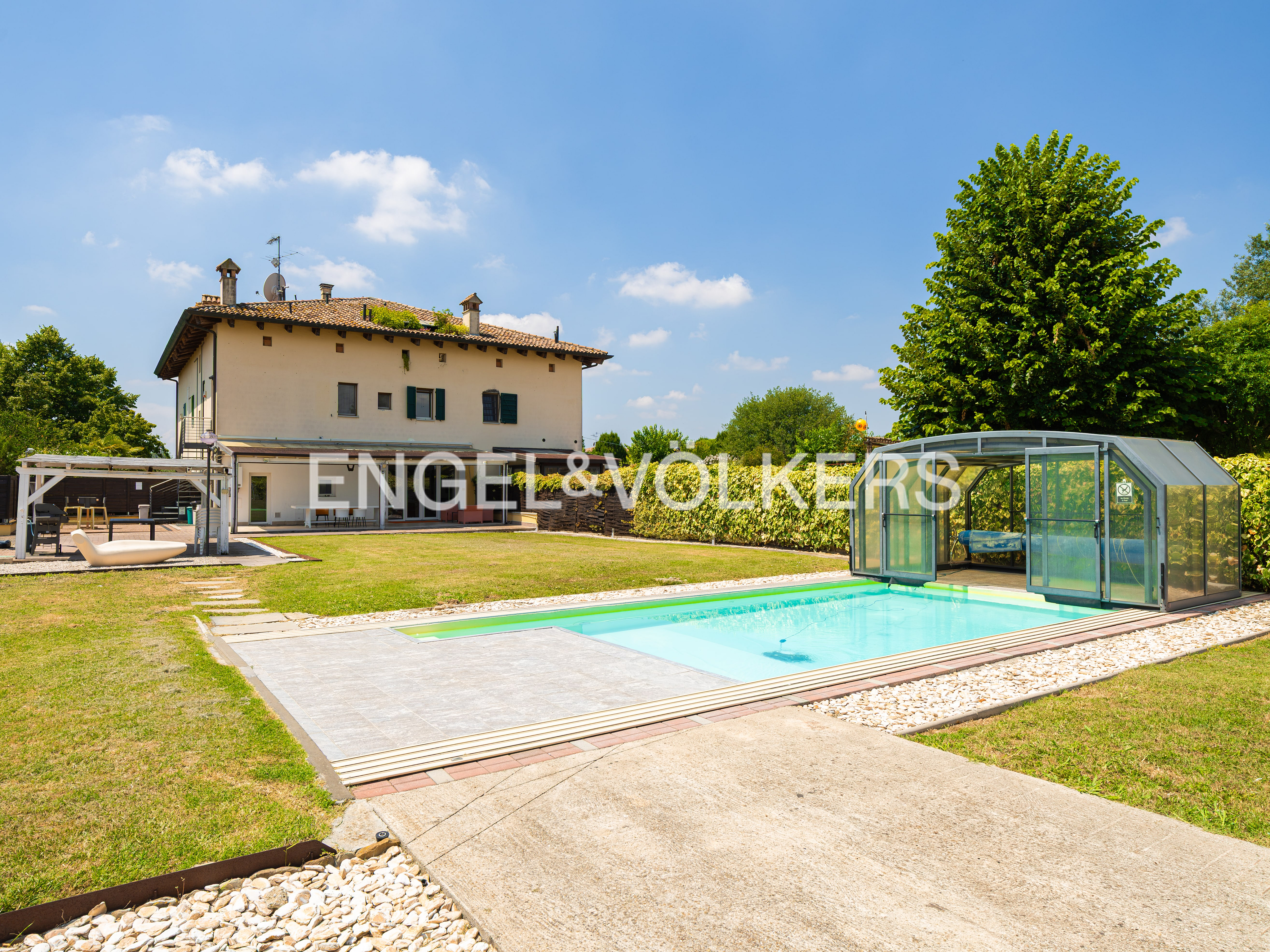 Multi-family house with pool and large private garden
