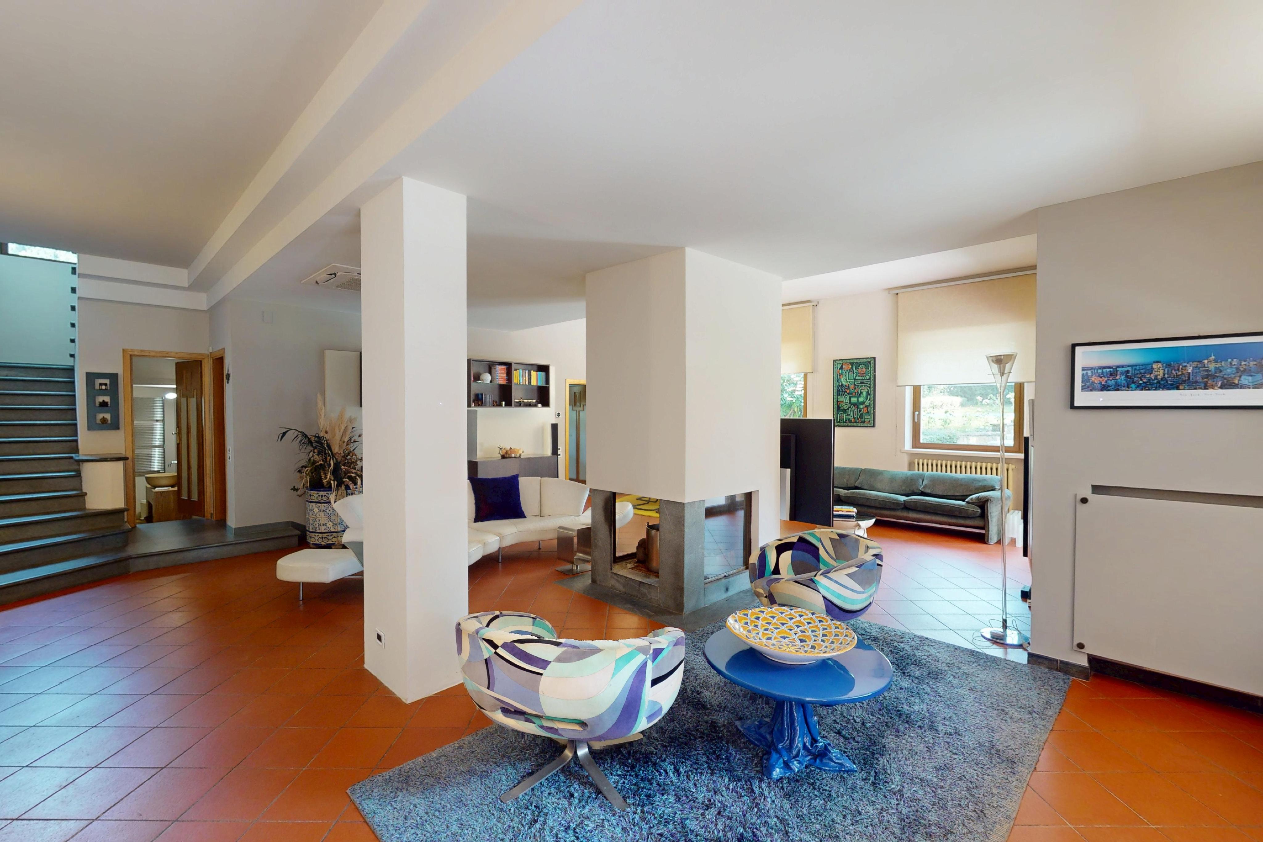 Villa di Design con Piscina  tra Siena e Firenze