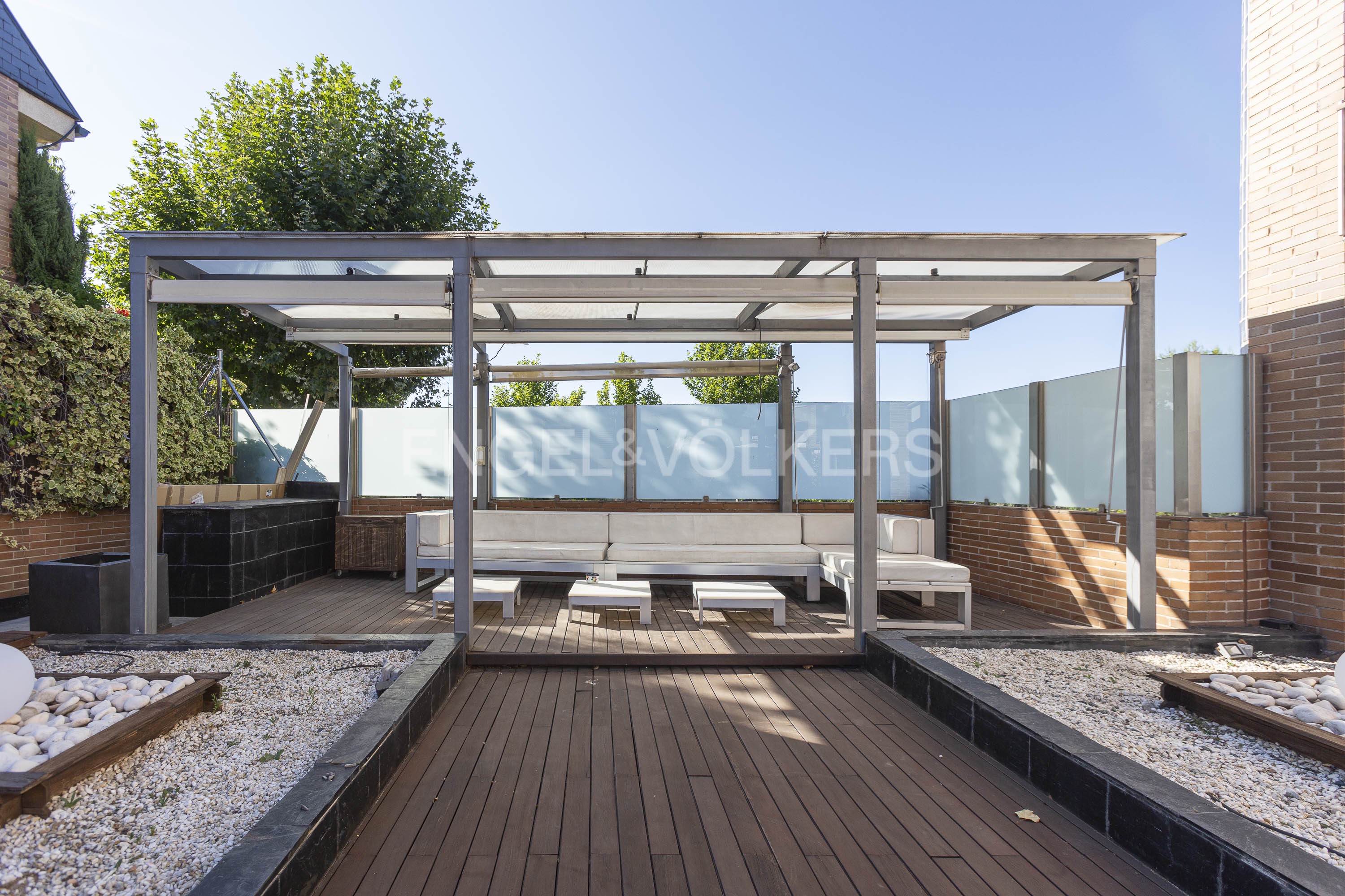 Townhouse with garden in Pozuelo for rent