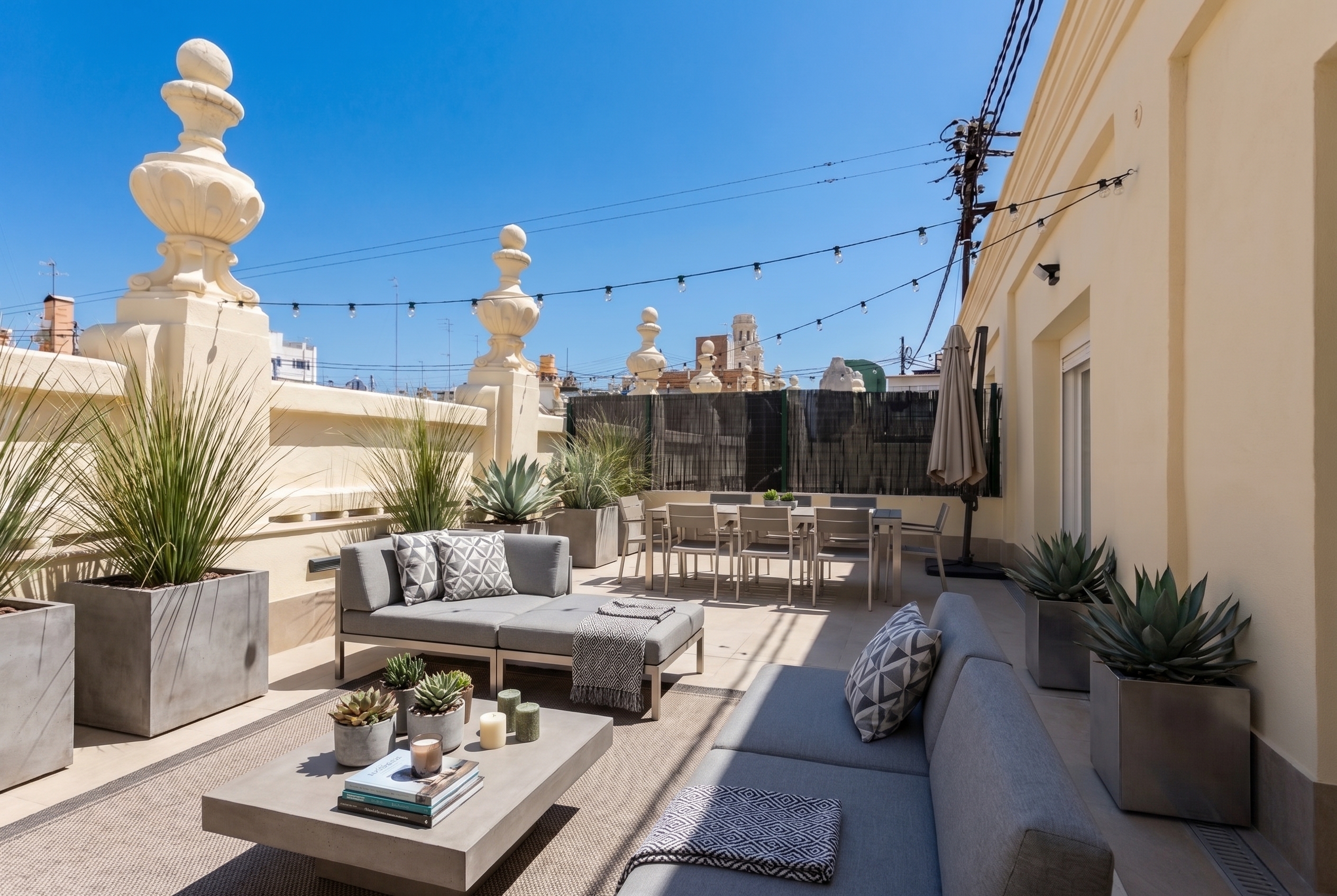 Spectacular duplex penthouse with terrace next to City Hall Square