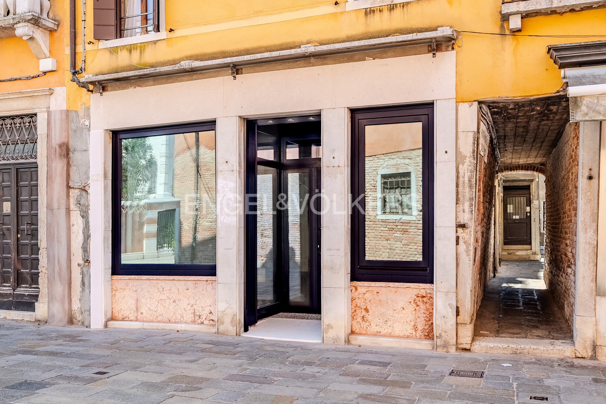 Large store in strategic location