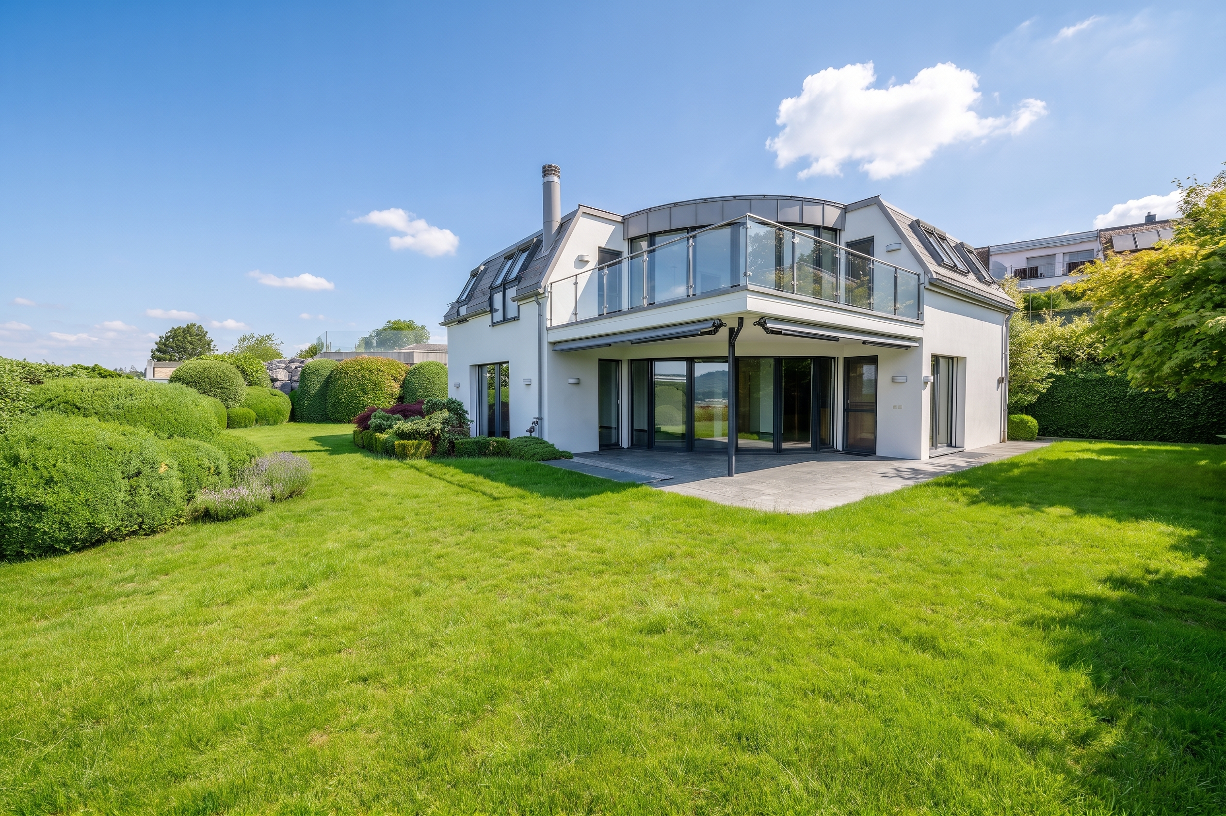 Family dream: private with lake view