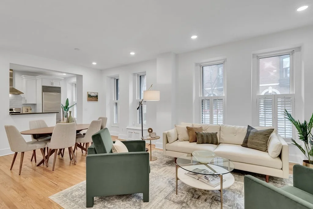 Beautiful Back Bay Duplex - Classic Style and Modern Ease