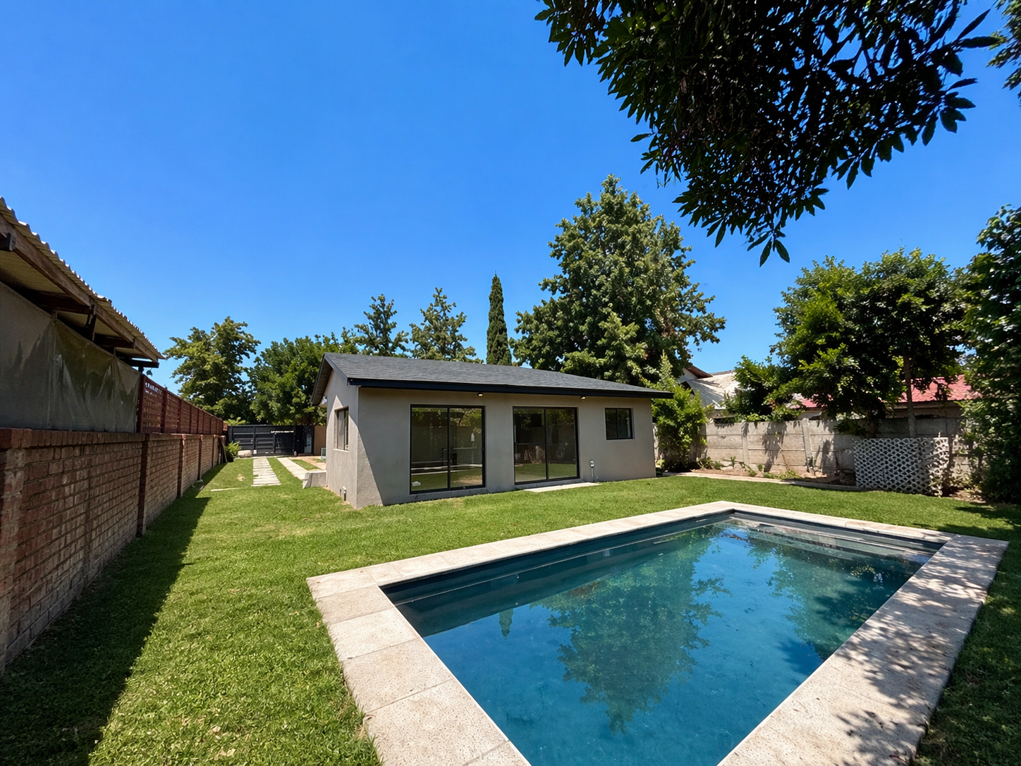 Casa totalmente remodelada con buen sitio en Buin