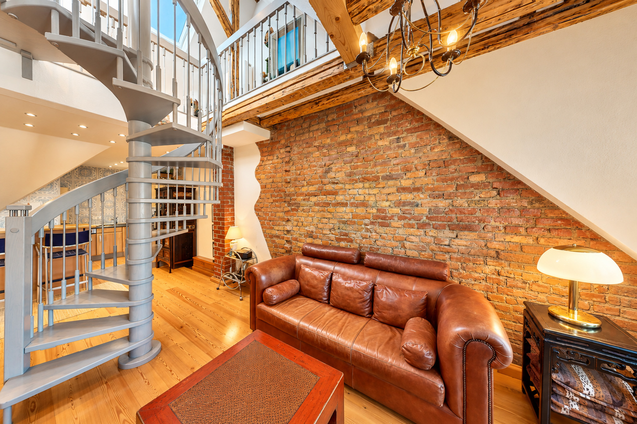 Wohnen mit Charakter – charmante Maisonettewohnung im Herzen der Wiesbadener Altstadt