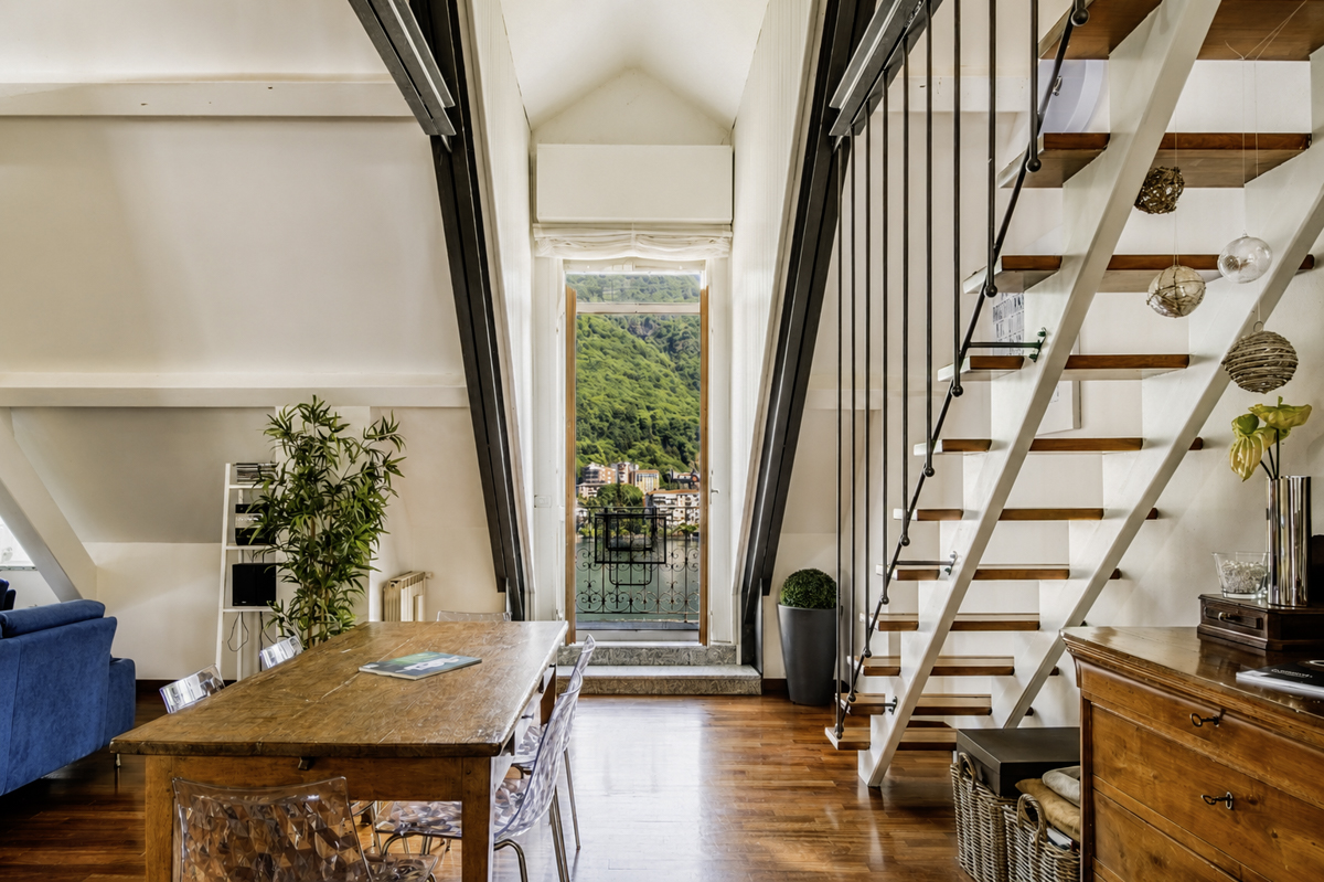 Penthouse in a historic villa with iconic views of Lake Orta