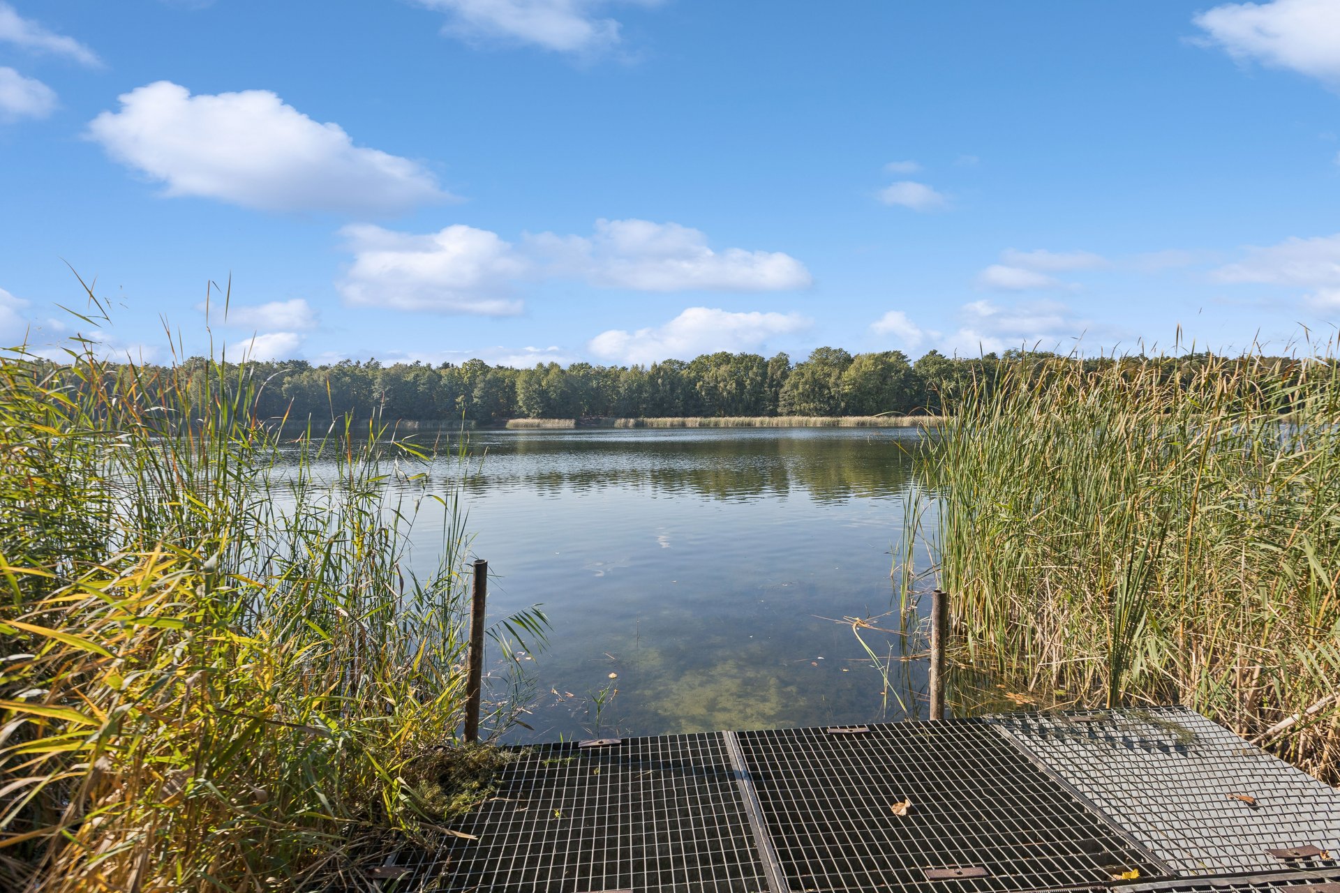 Ein Refugium am Wasser- außergewöhnliches Grundstück mit eigenem Seezugang