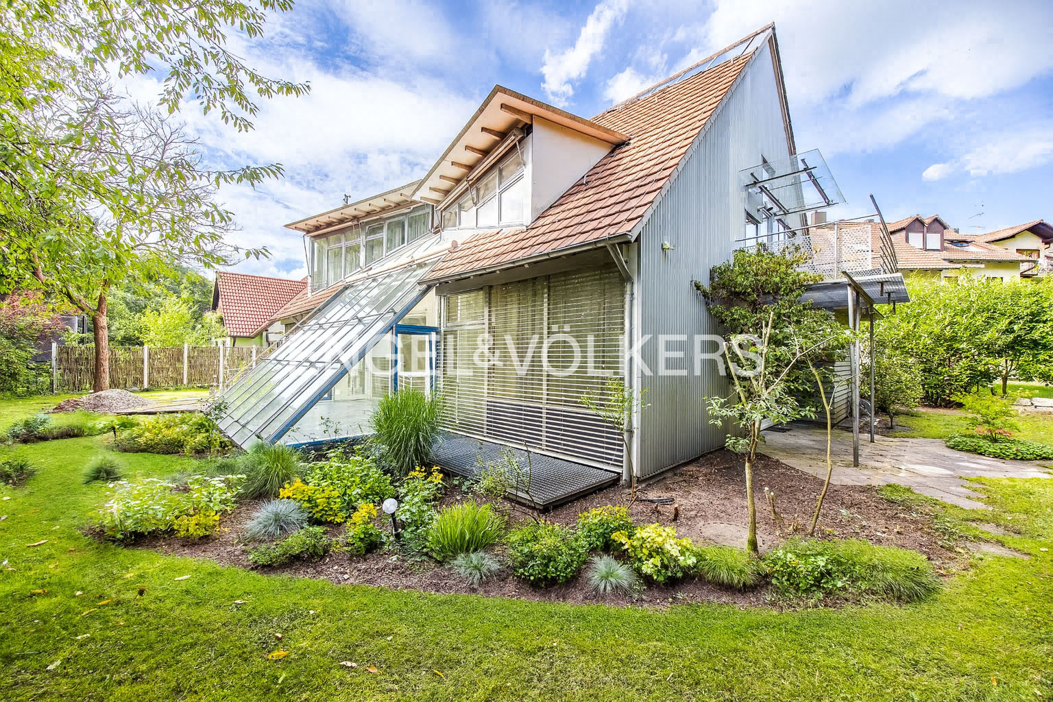 Außergewöhnliches und lichtdurchflutetes Einfamilienhaus in ruhiger Lage