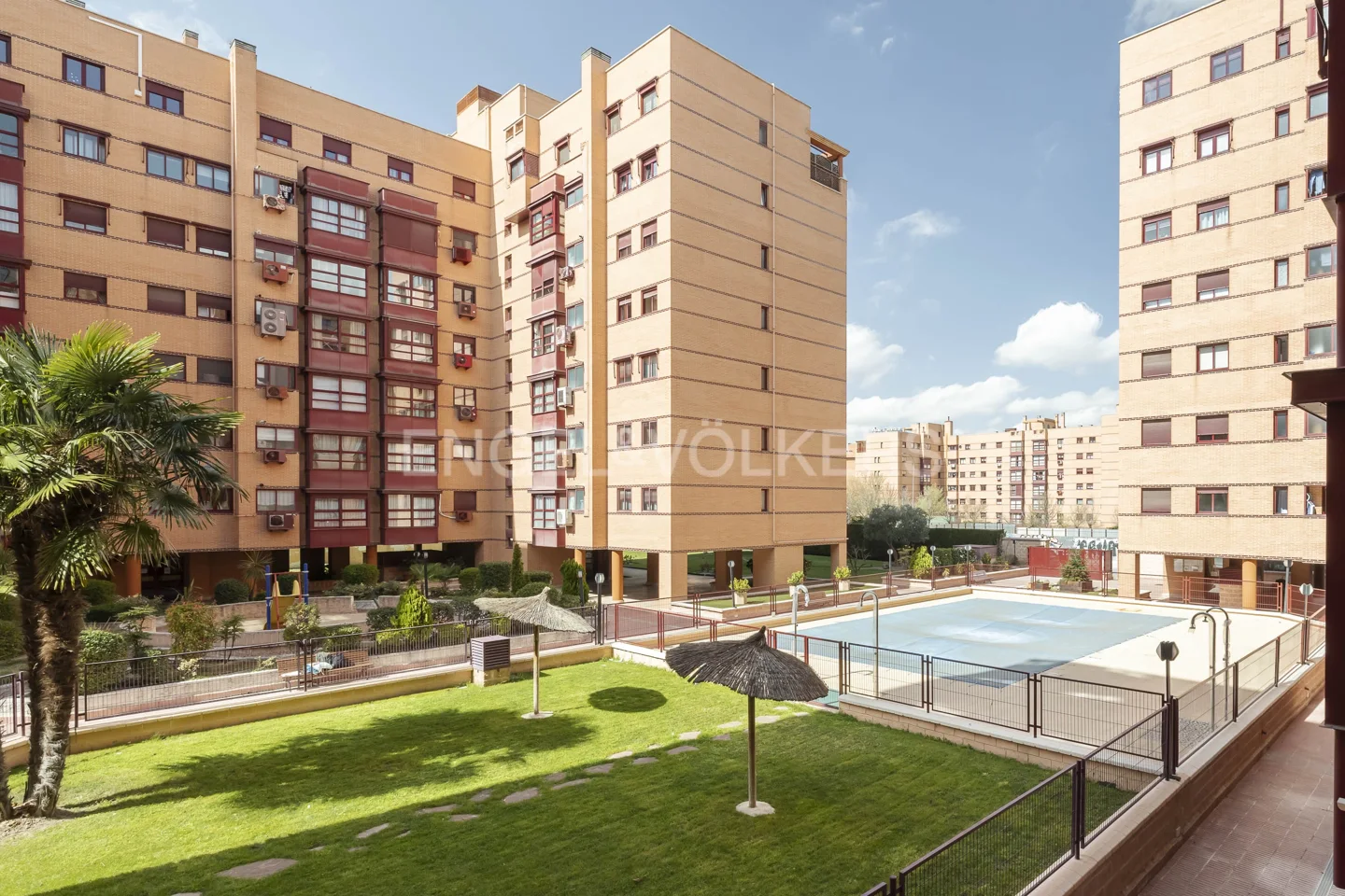 Amplia vivienda de 3 dormitorios en urb. privada en Simancas