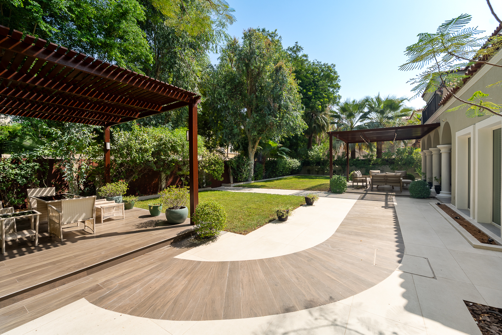 Exclusive Upgraded Villa | Large Plot | Prime Location