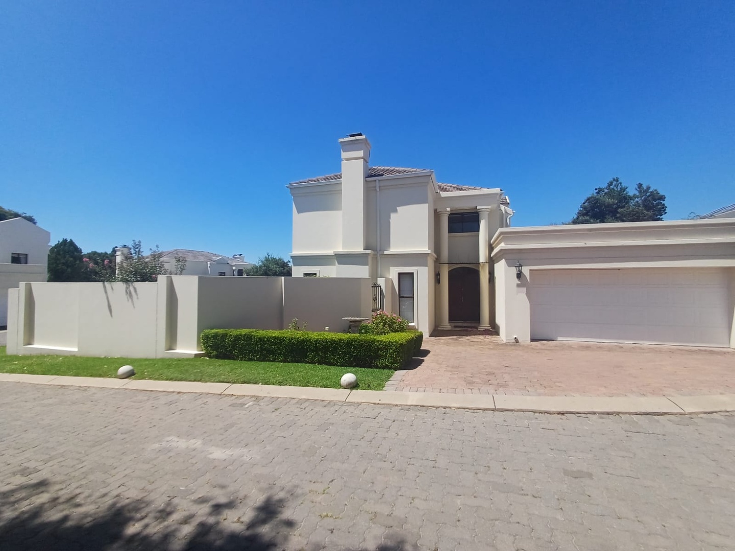 STUNNING 3 BEDROOM HOUSE FOR RENT IN LONEHILL