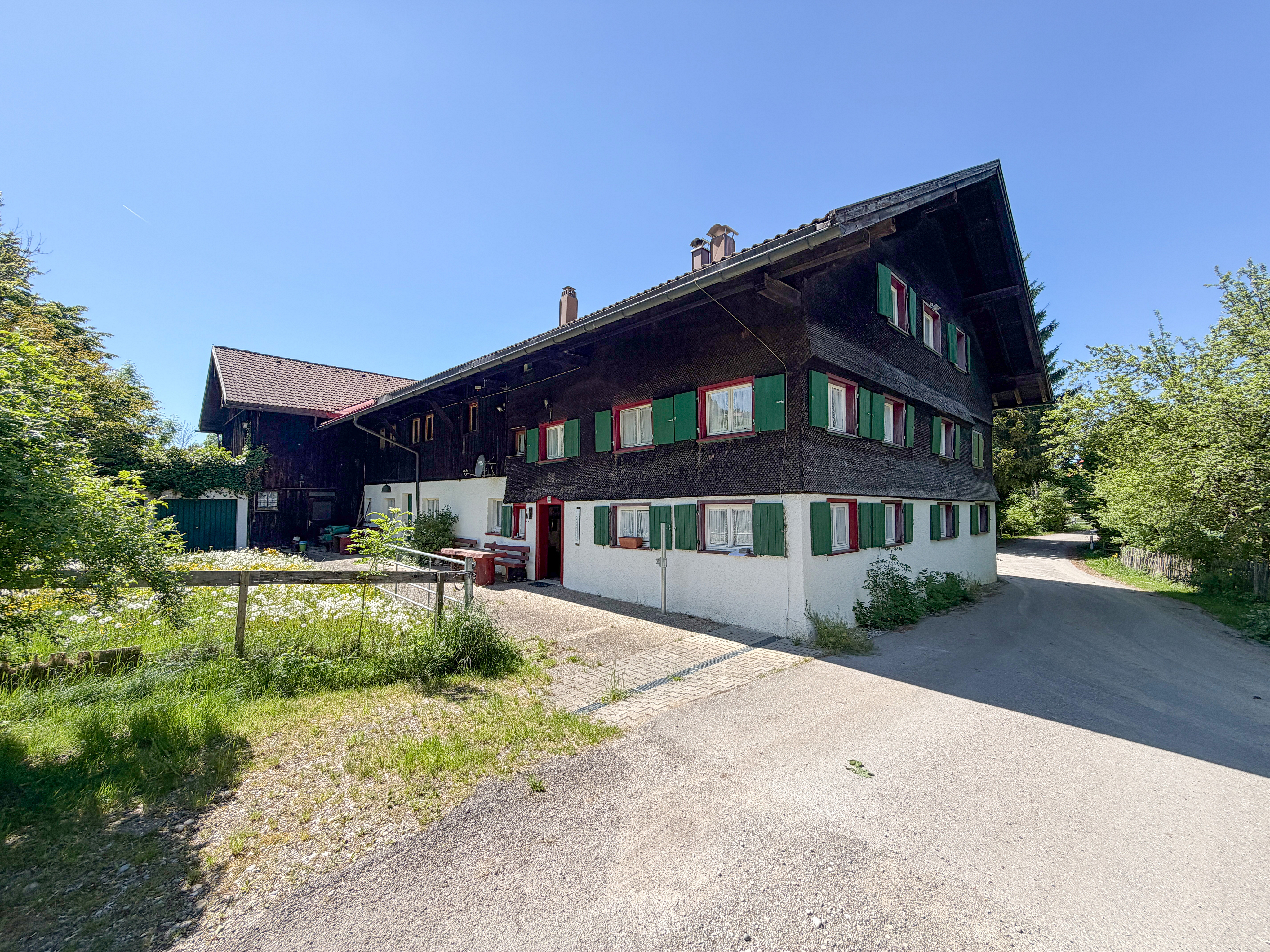 Charmantes Bauernhaus mit Entwicklungspotenzial im Allgäu!
