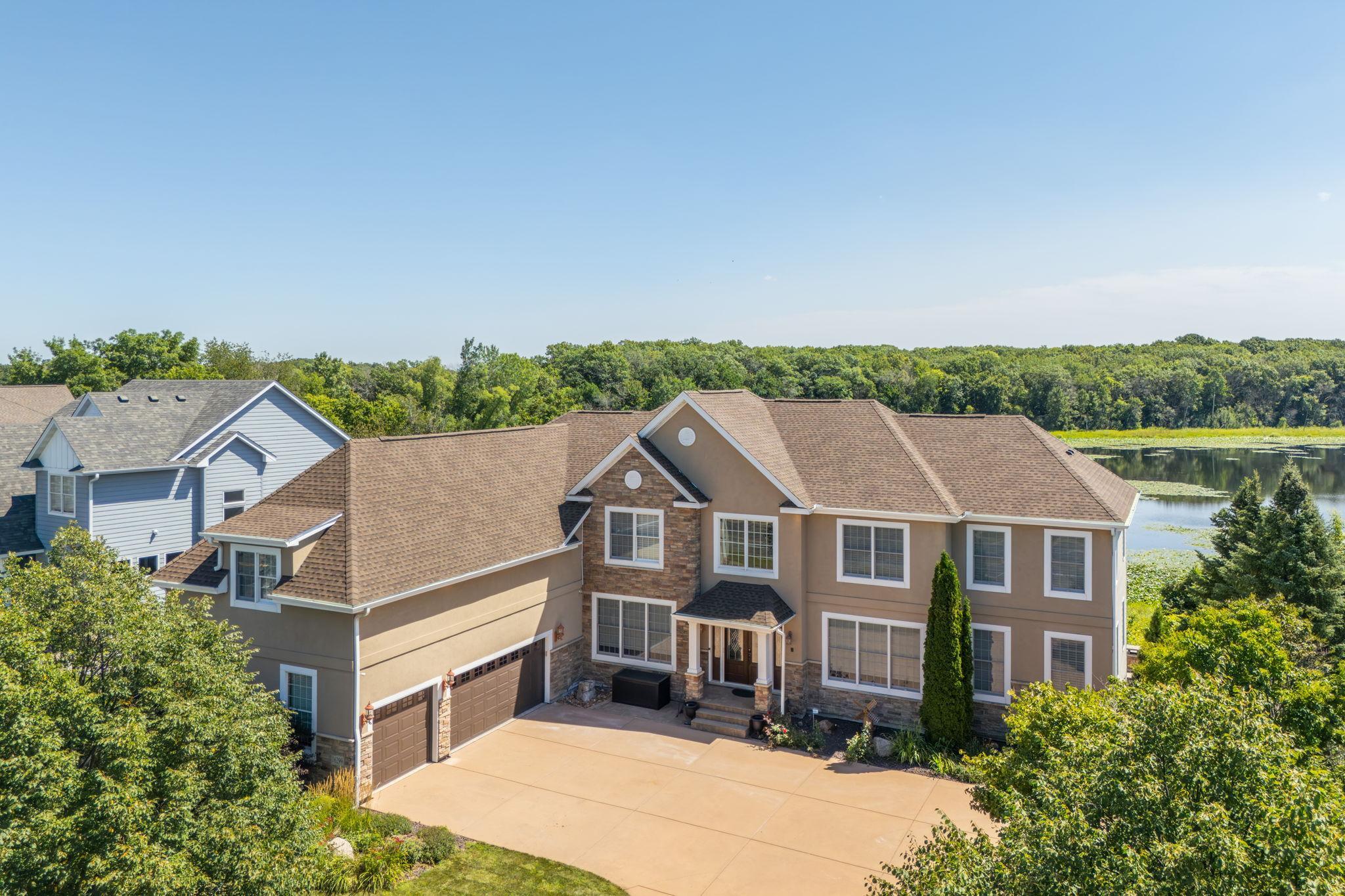 Luxury 6-Bed Estate Backing to Park Reserve