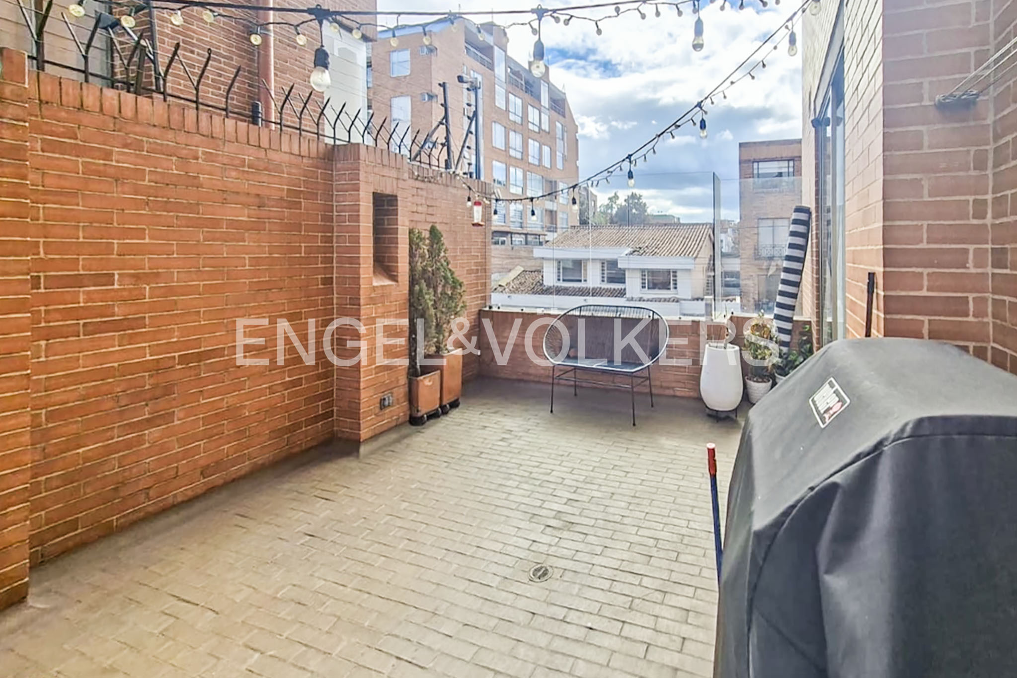 Apartamento con terraza para venta en Santa Bibiana