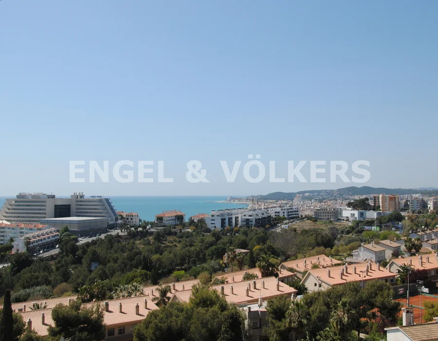 Double plot with sea views in Levantina, Sitges