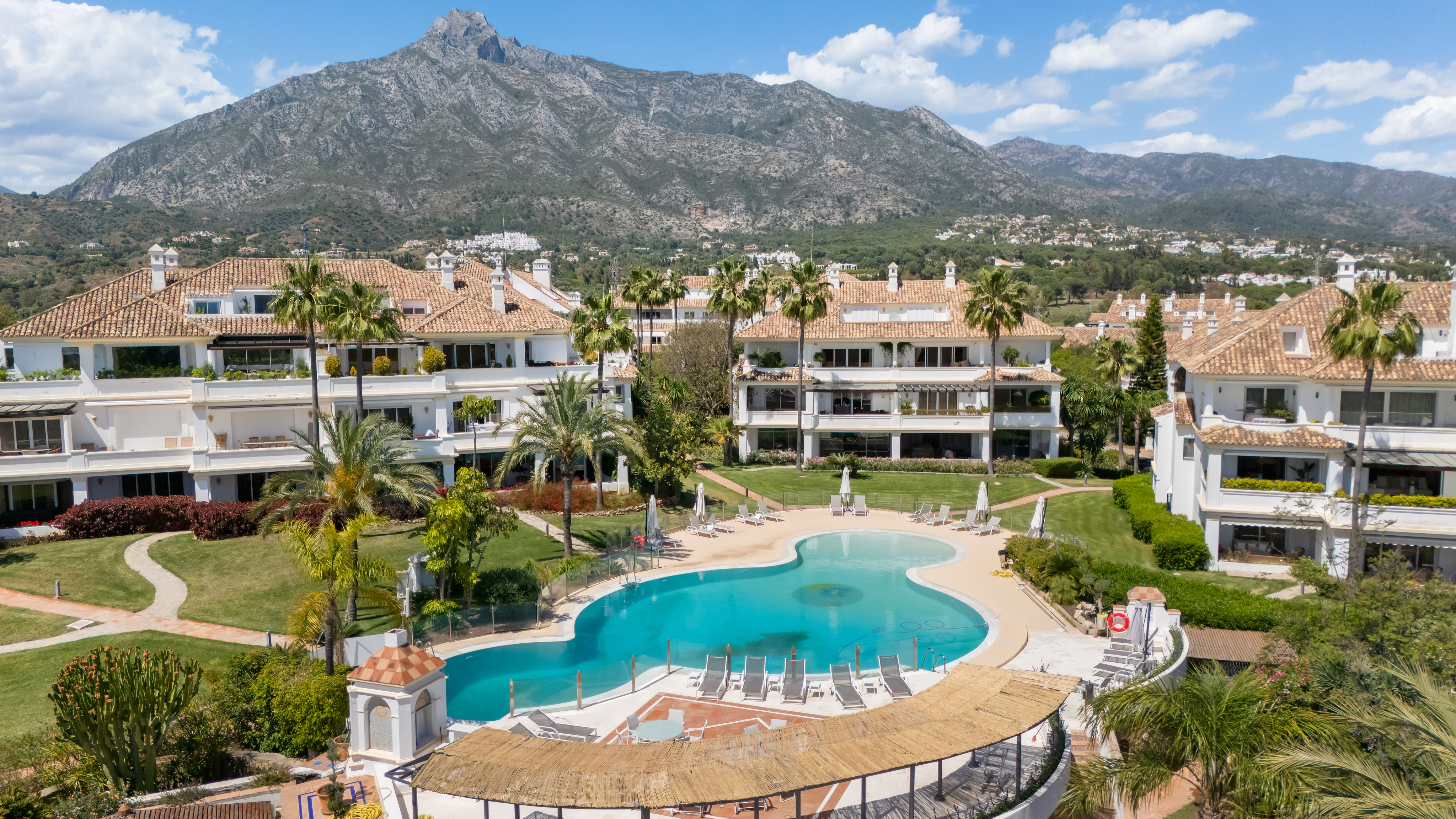 Golden Mile Apartment in Prestigious Monte Paraíso