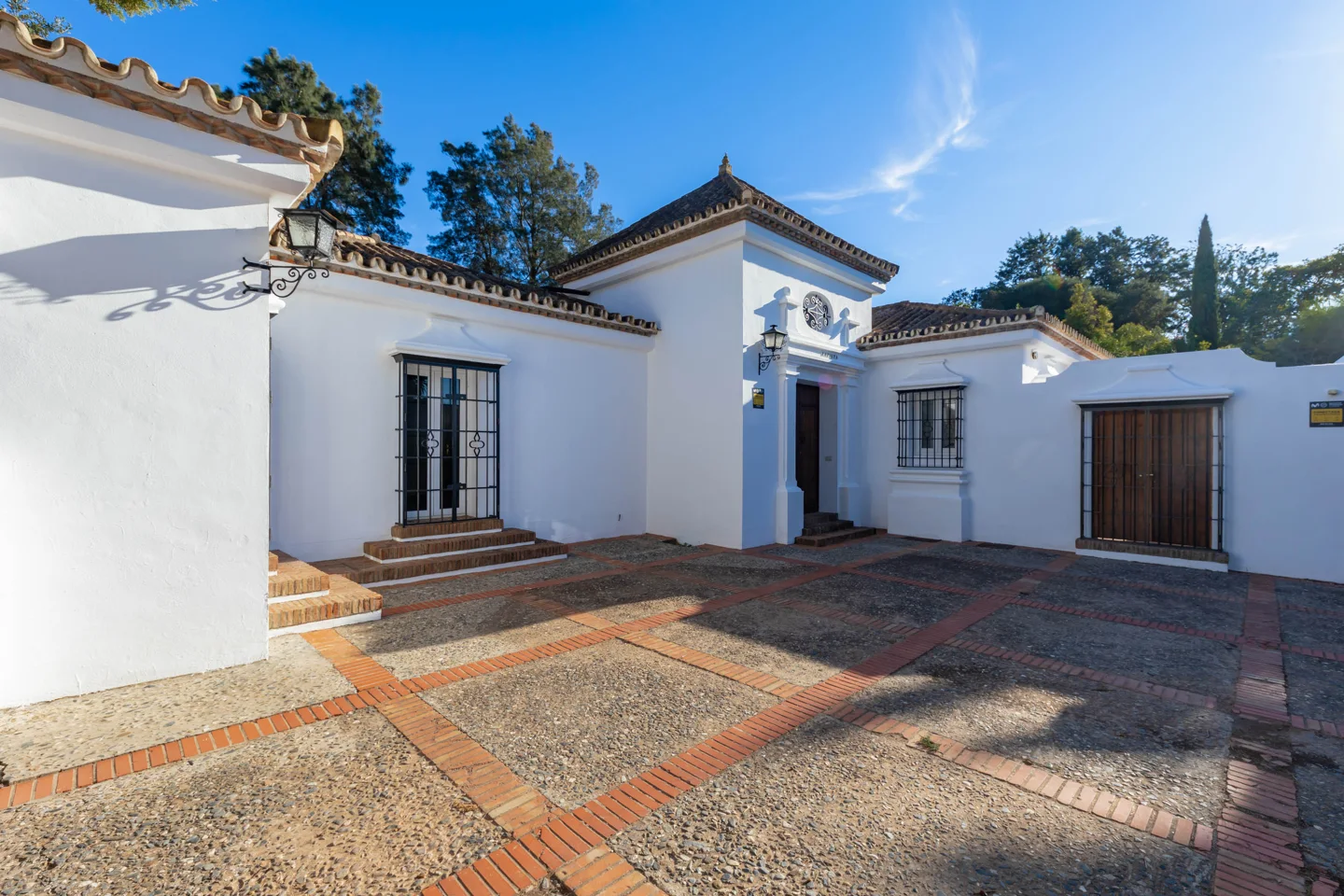 Delightful Andalusian Villa In Sotogrande Alto