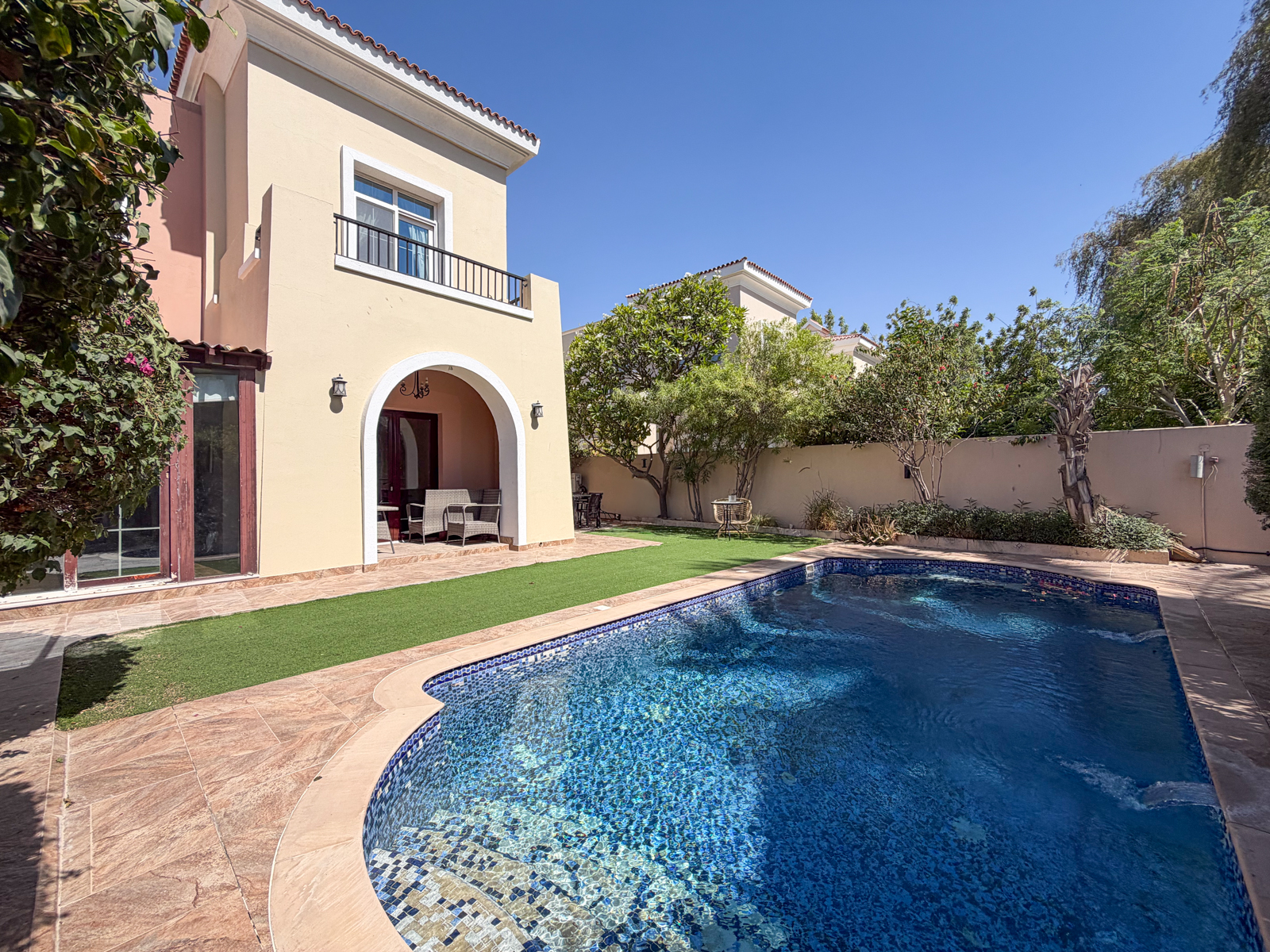 Pool | Lake View | Extended