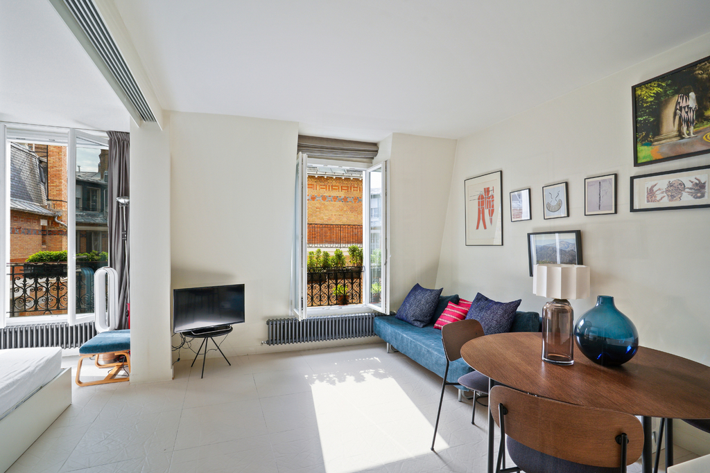 Paris 19 - architect-designed 2-room top-floor apt - Buttes-Chaumont
