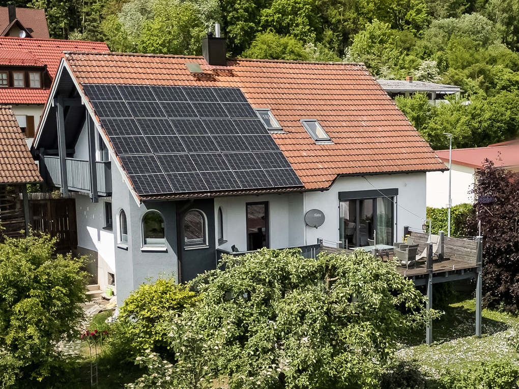 Traumlage mit Fernblick: Modernisiertes Wohlfühlhaus in außergewöhnlicher Naturlage