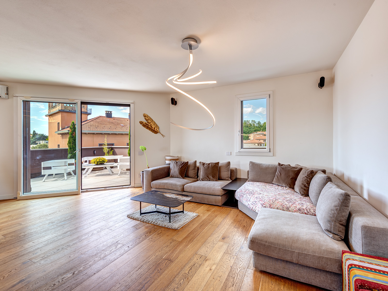 Exklusives Penthouse mit großer Balkon-Terrasse und Sonnenterrasse