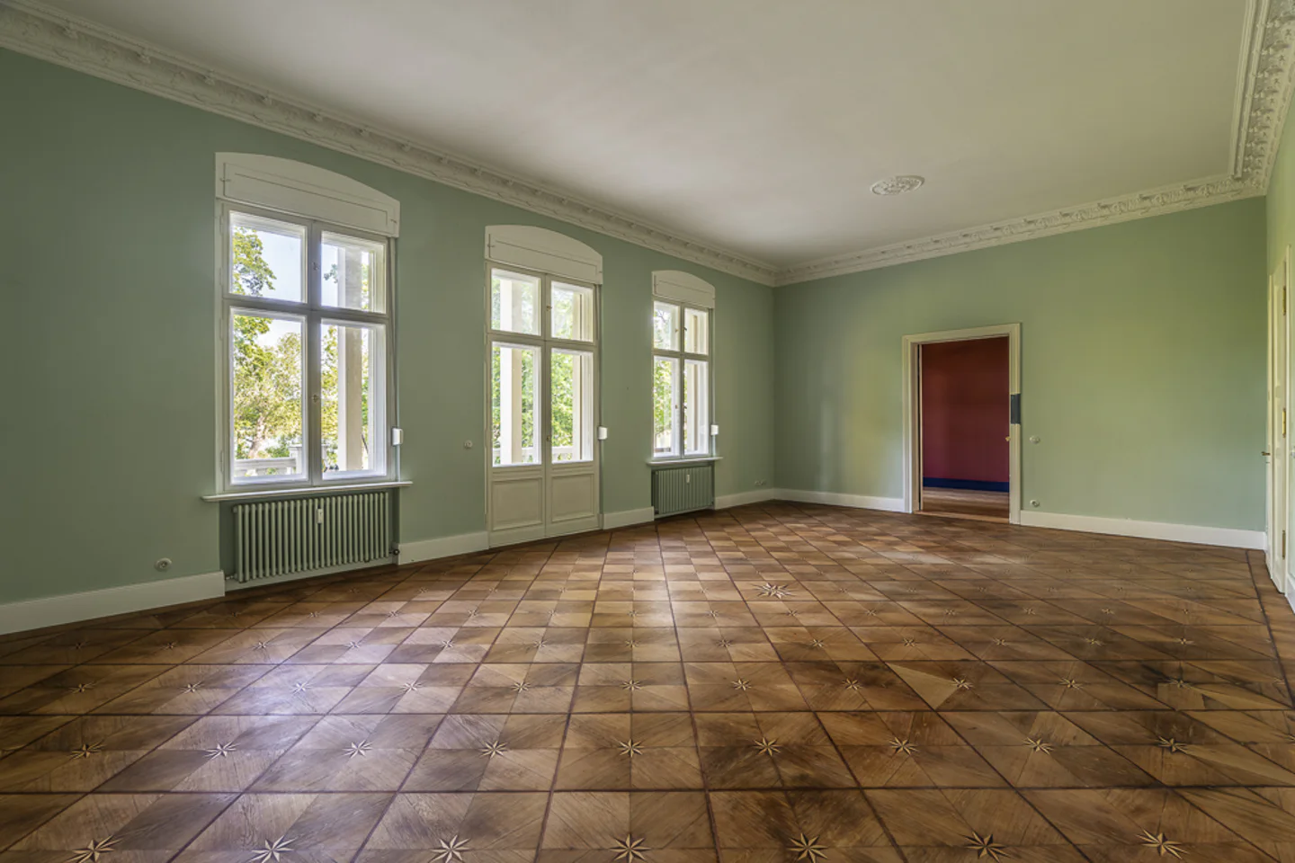 Beletage mit eigenem Garten in Wasserlage - Photo 1