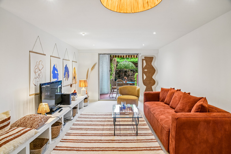 Newly renovated apartment with an exceptional 500 m² garden