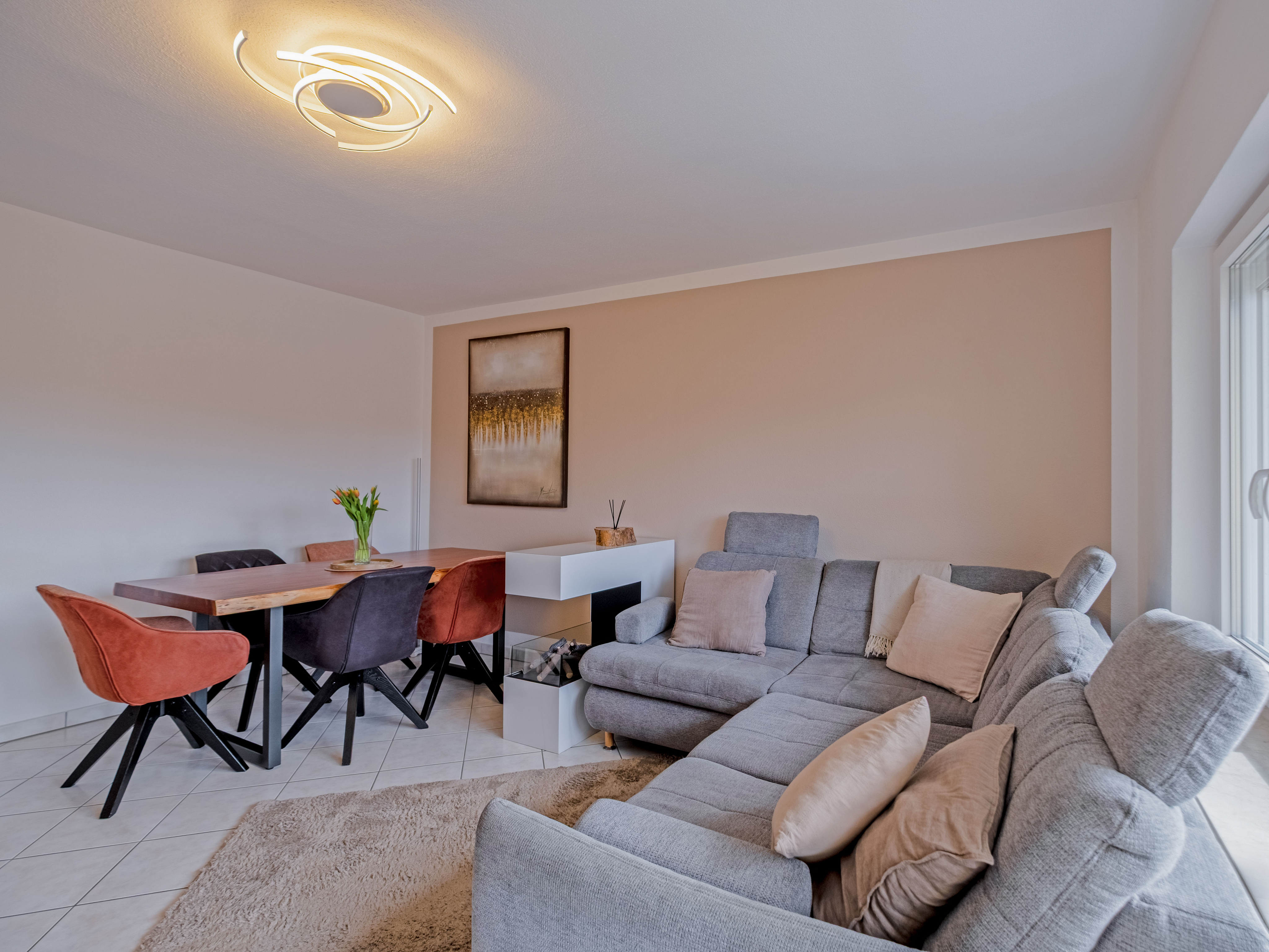 Stilvolle 3-Zimmer-Wohnung mit Südbalkon nahe dem Karlsfelder See