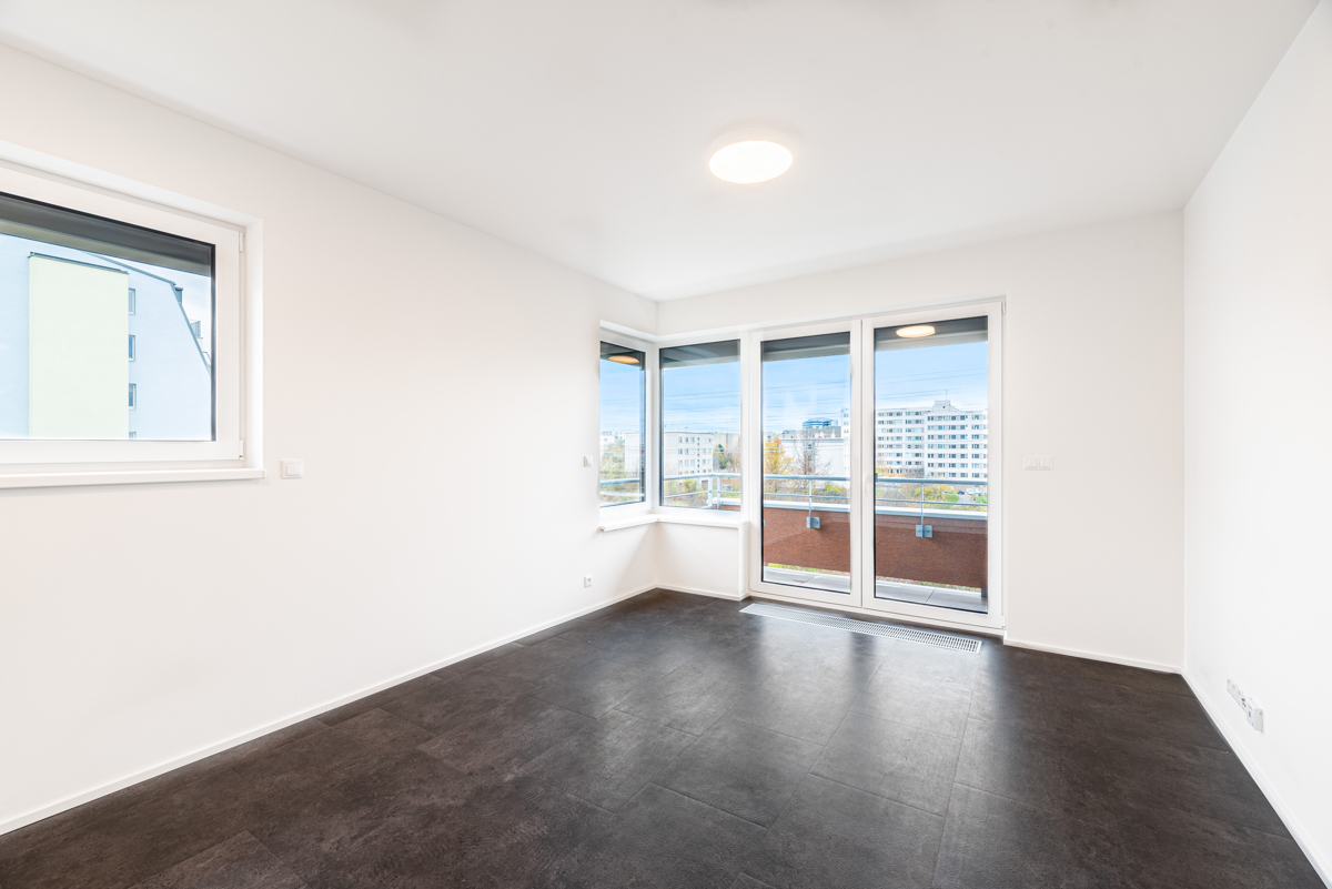 Rent a studio apartment 1+kt with balcony in new building Výhledy Chodovec