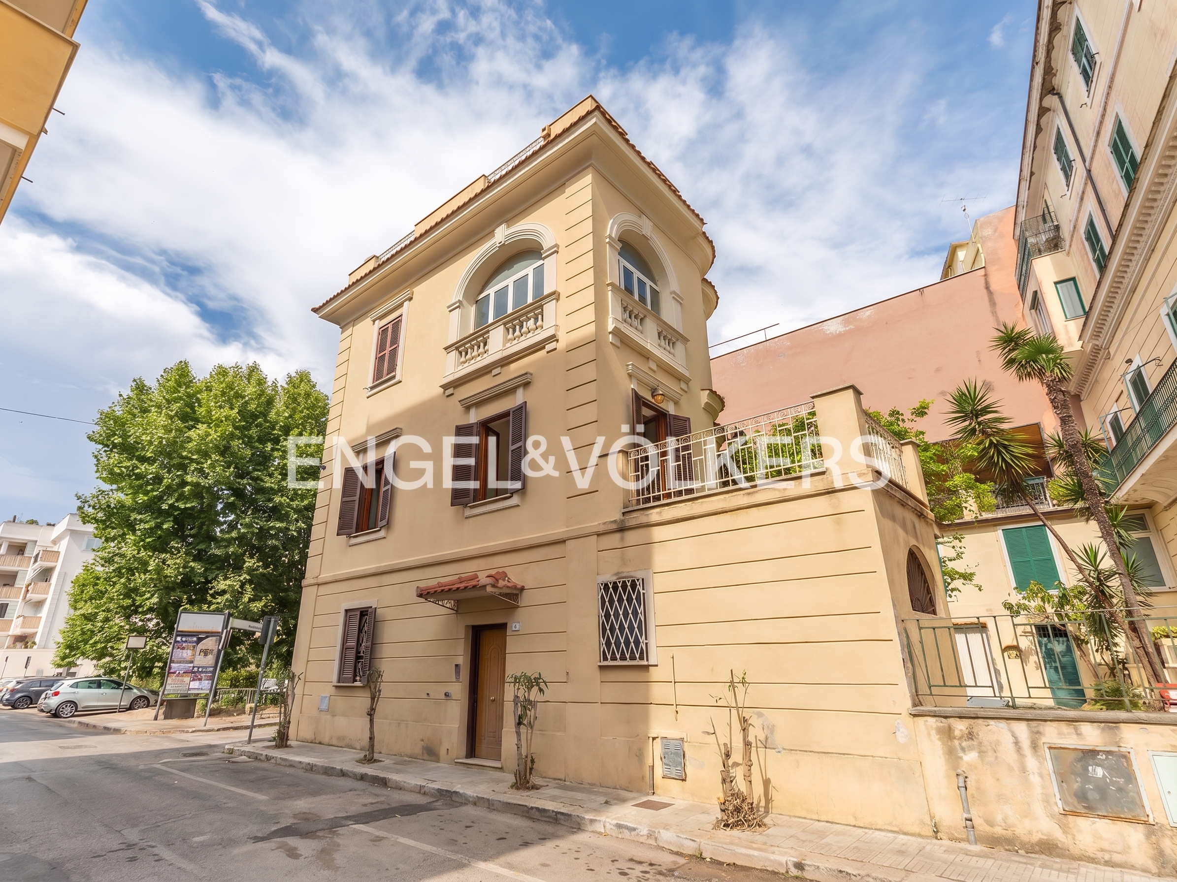 Elegant Art Nouveau townhouse with panoramic terrace