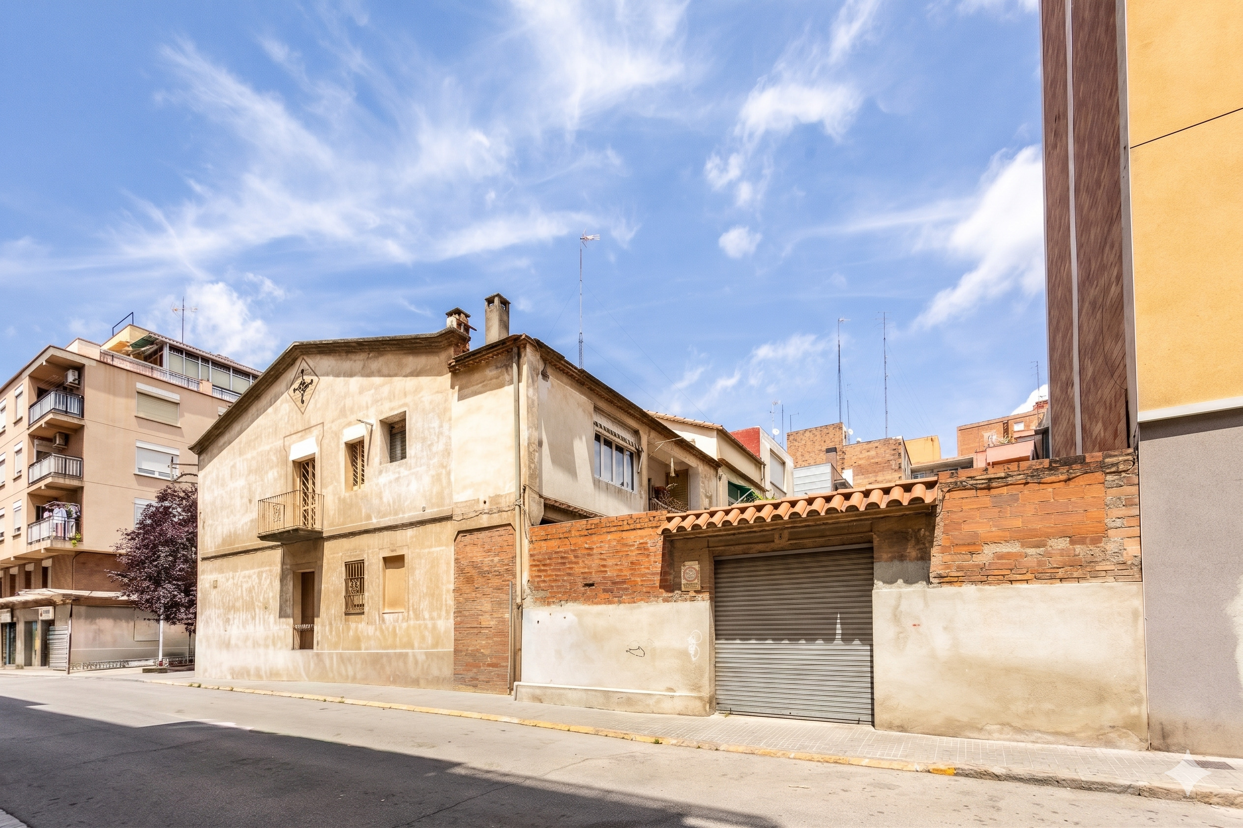 Charming ancestral home with great potential for families and investors