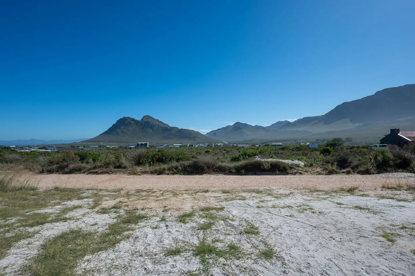 Suuround yourself with a greenbelt...imagine no neighbours