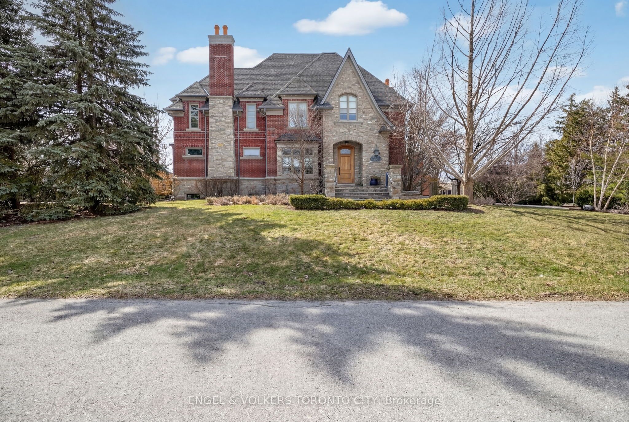 Stunning Residence Defines Luxury Through Substance & Time