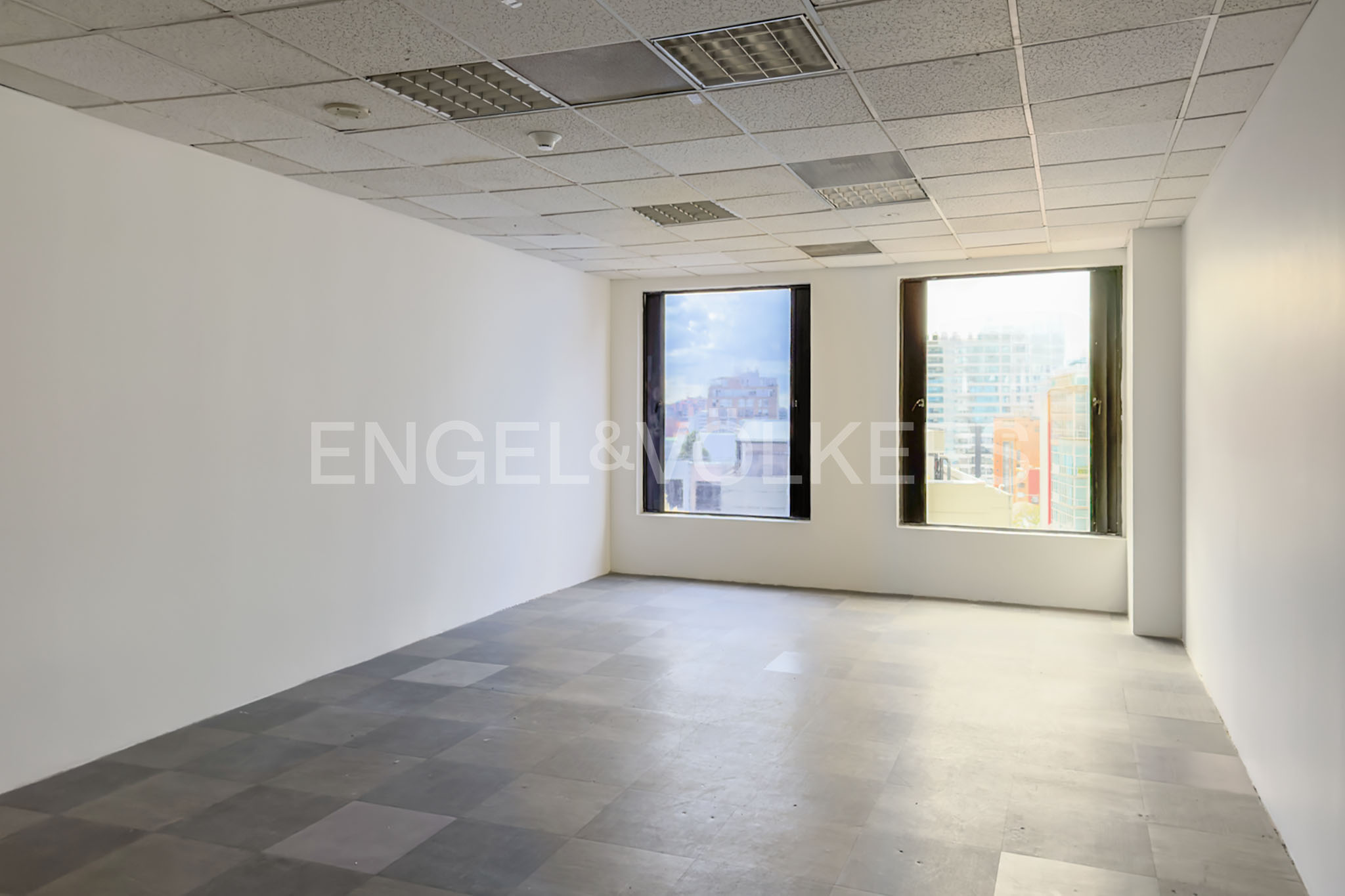 Oficina en arriendo en Chico