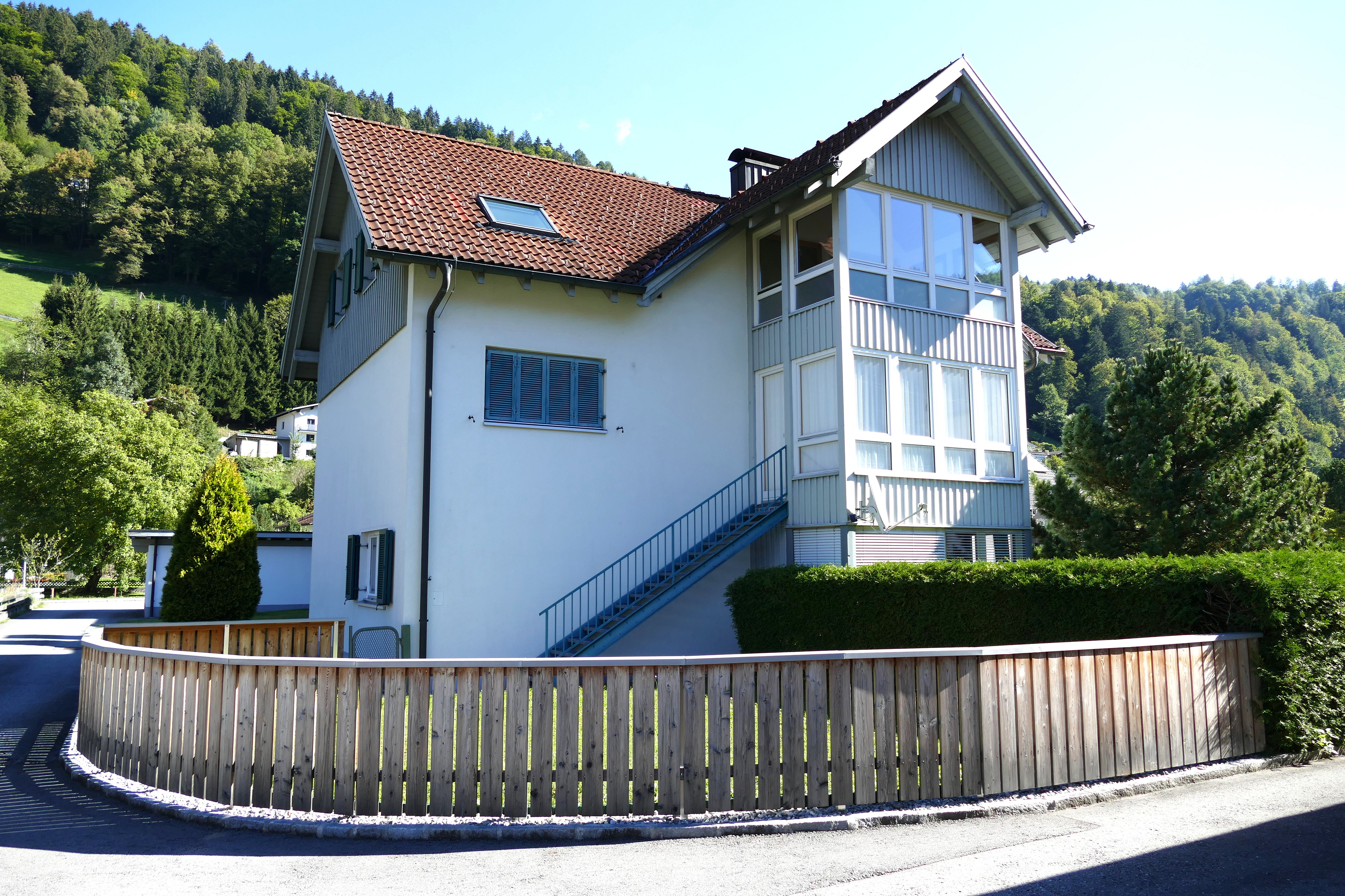 Großzügige, sonnige 3-Zimmerwohnung mit Garten in Gantschier