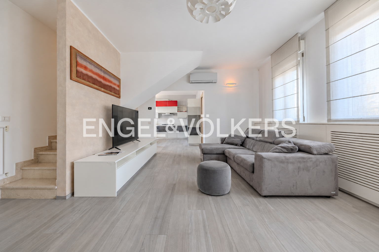 Two-level penthouse with terrace on Livinallongo Street