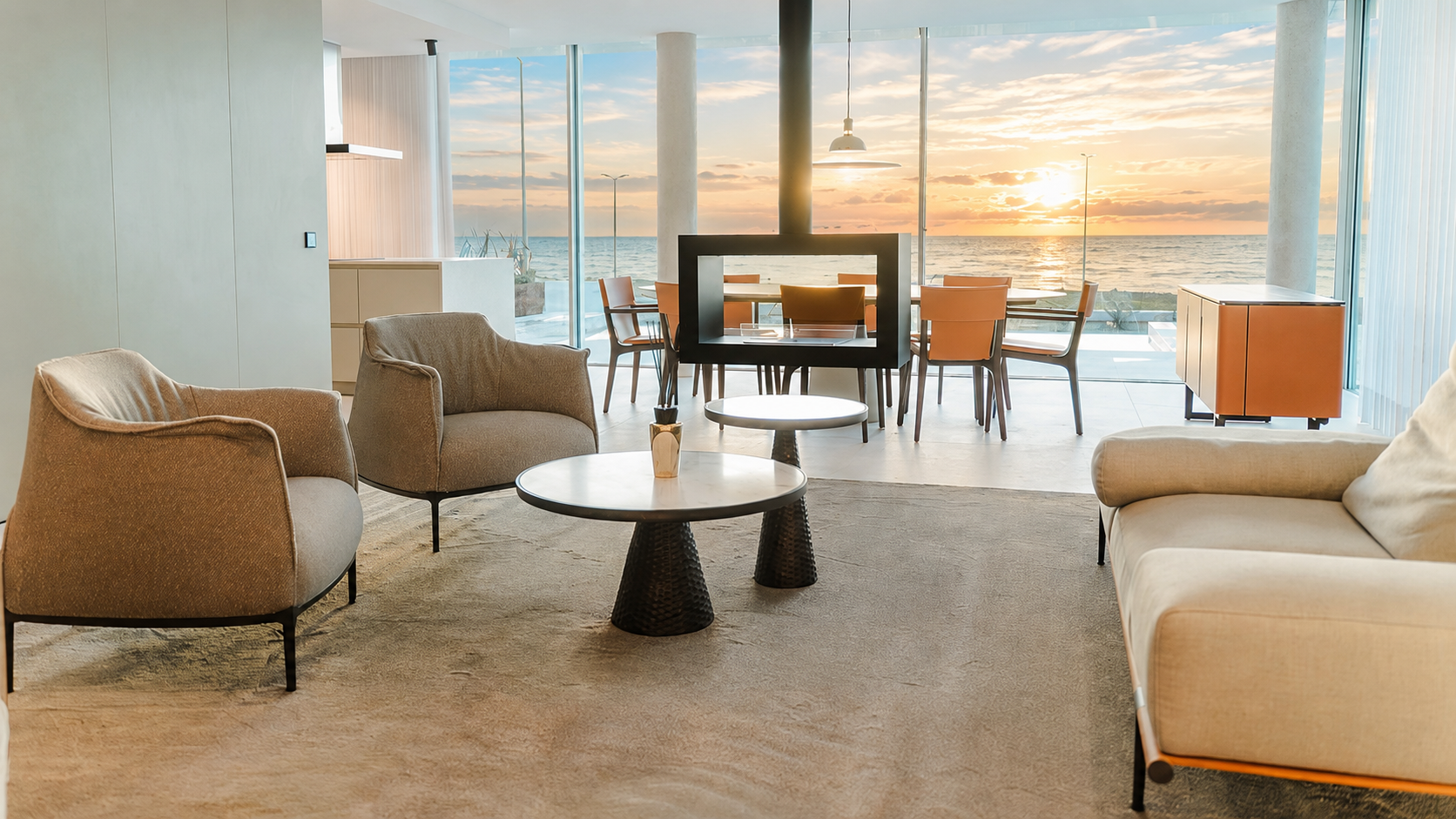 Moradia T4 com Piscina em Primeira Linha de Mar