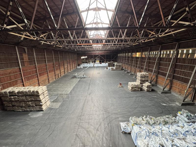 Teilbare Lagerhalle mit Freifläche in der Überseestadt