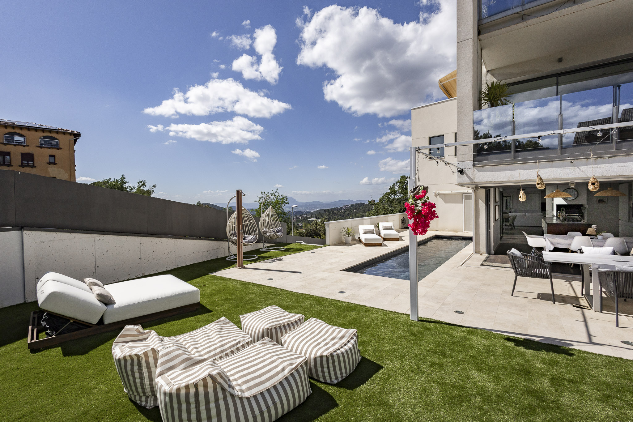 Spectacular design house with pool in Vallvidrera