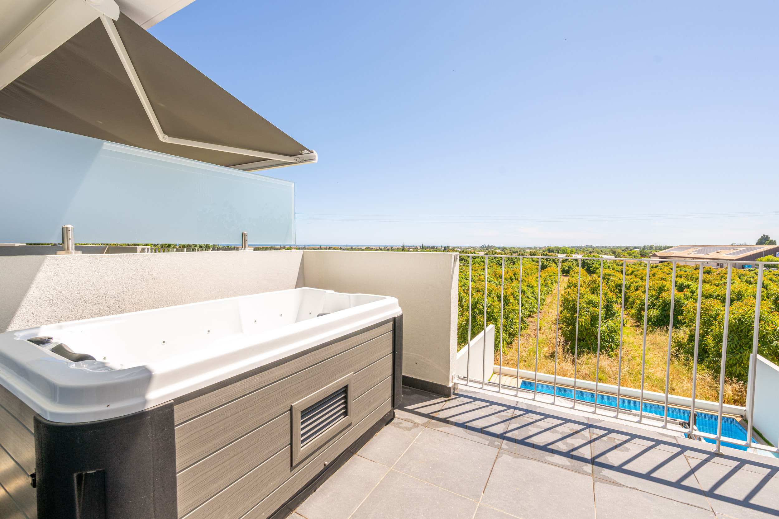2-Bedroom Apartment with Jacuzzi and Sea Views in Tavira