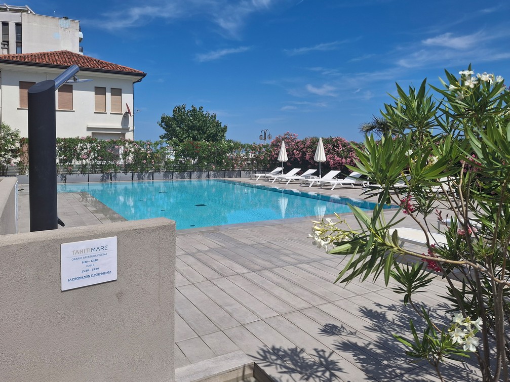 Beautiful two-bedroom apartment with sea view