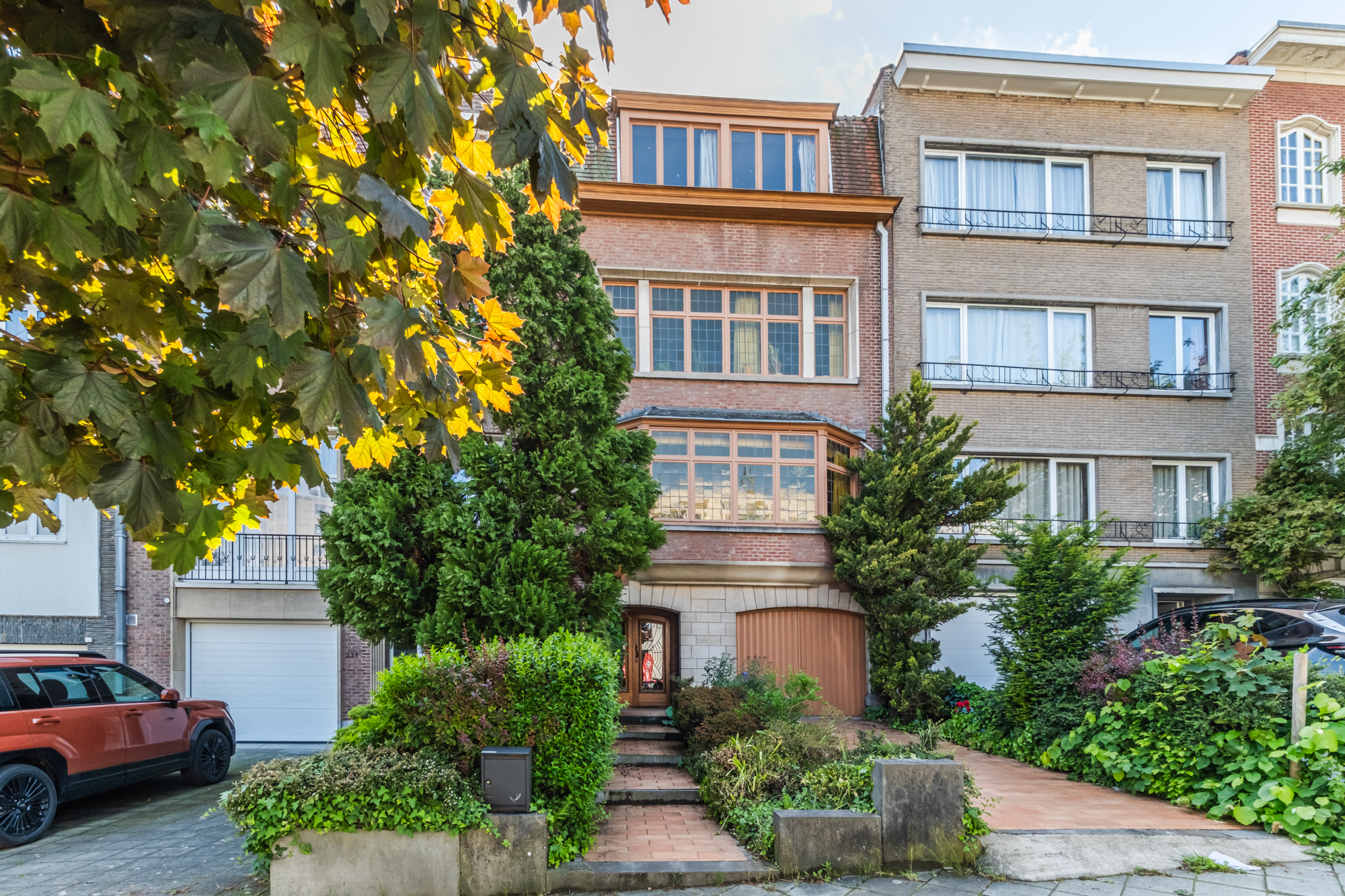 OFF-MARKET - Charming split-level townhouse with generous volumes – Solbosch