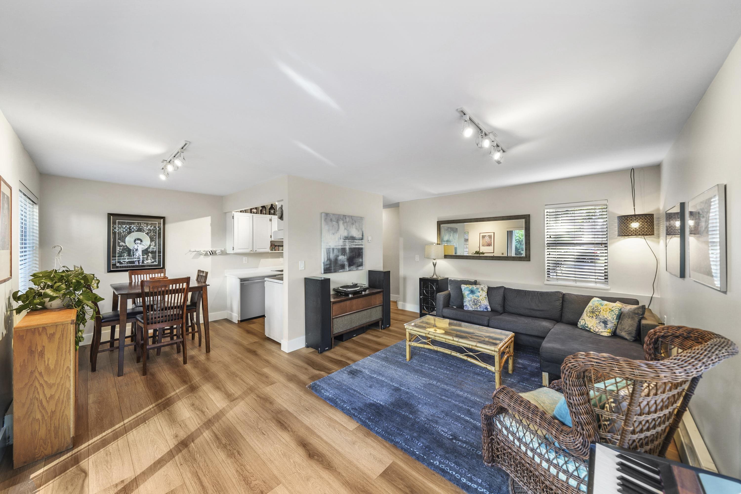 Beautifully Updated Suite with Private Sundeck!